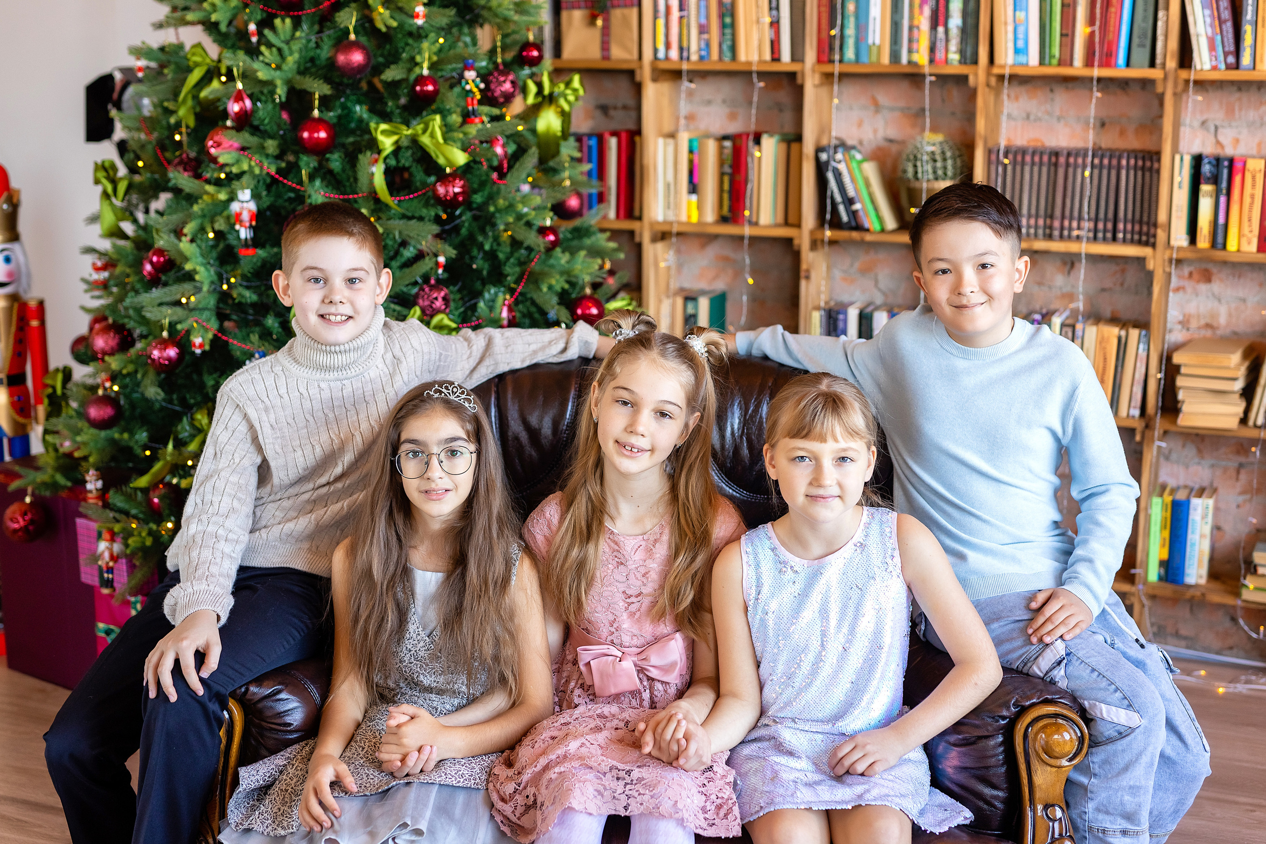 4 класс, в студии «Амбер». Стильный выпускной альбом Владивосток фотограф Вероника Мигачева