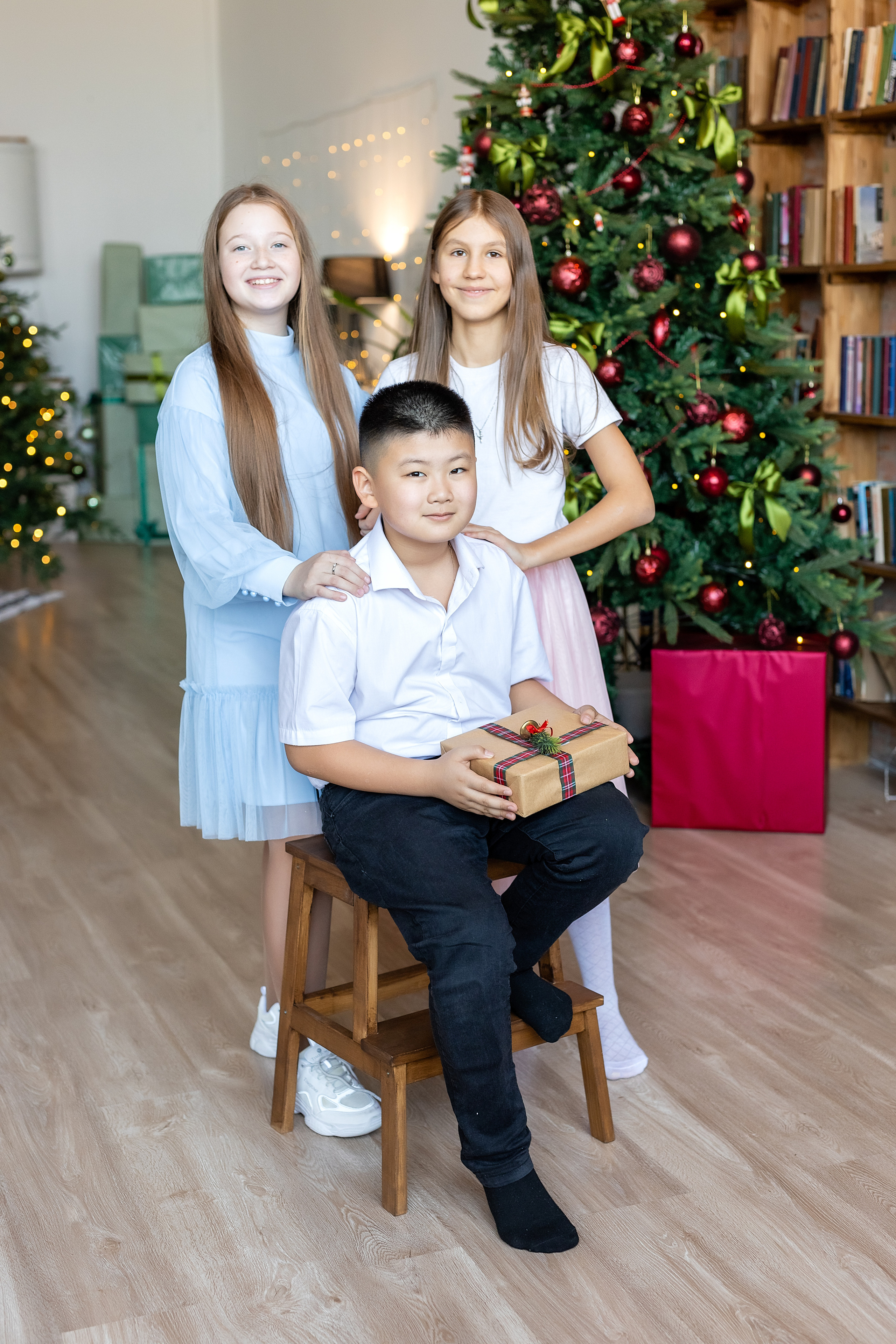 4-Б, Гимназия. Студия. Стильный выпускной альбом Владивосток фотограф Вероника Мигачева