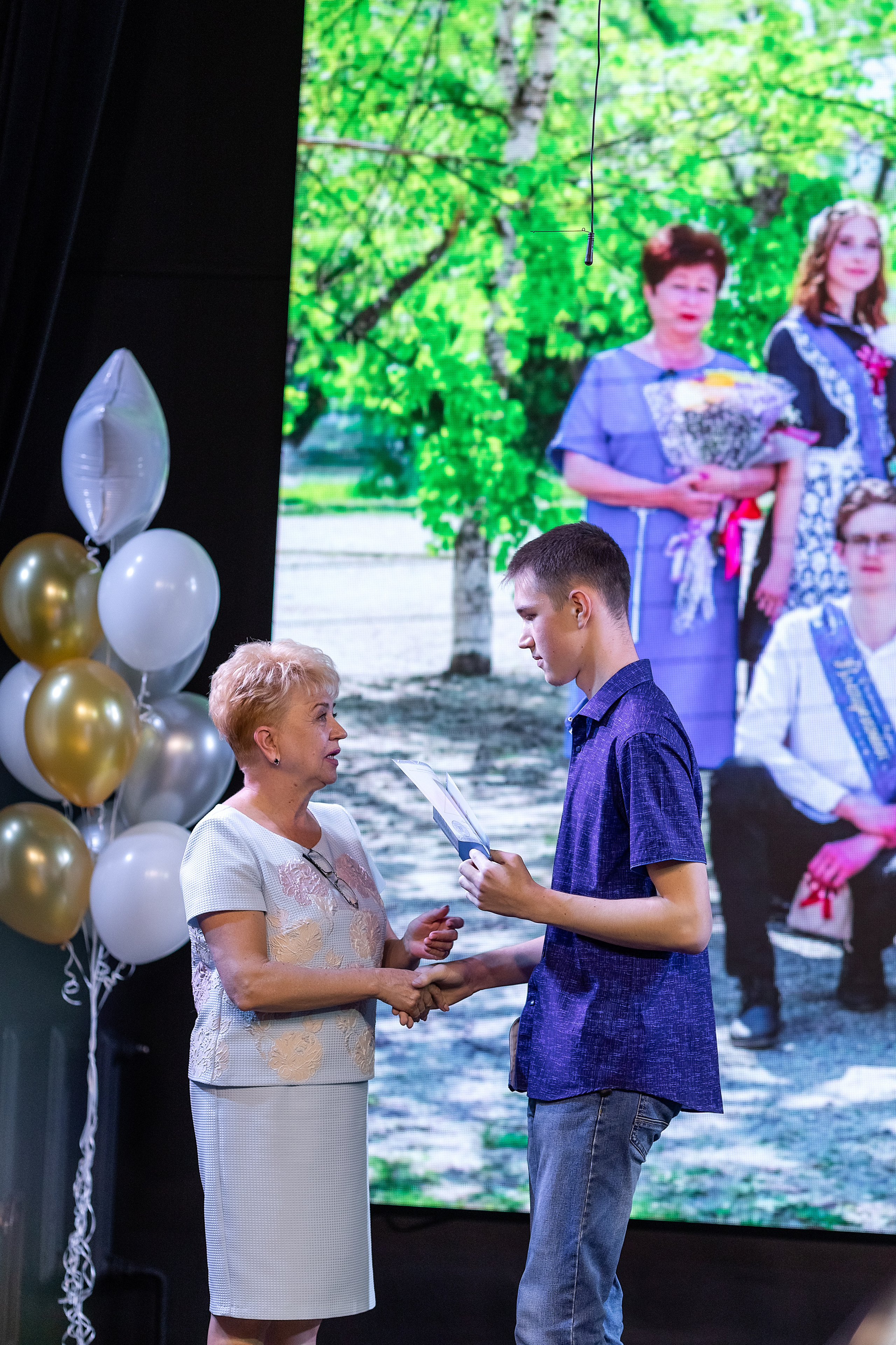 Выпускной 33 школа. Стильный выпускной альбом Владивосток фотограф Вероника Мигачева