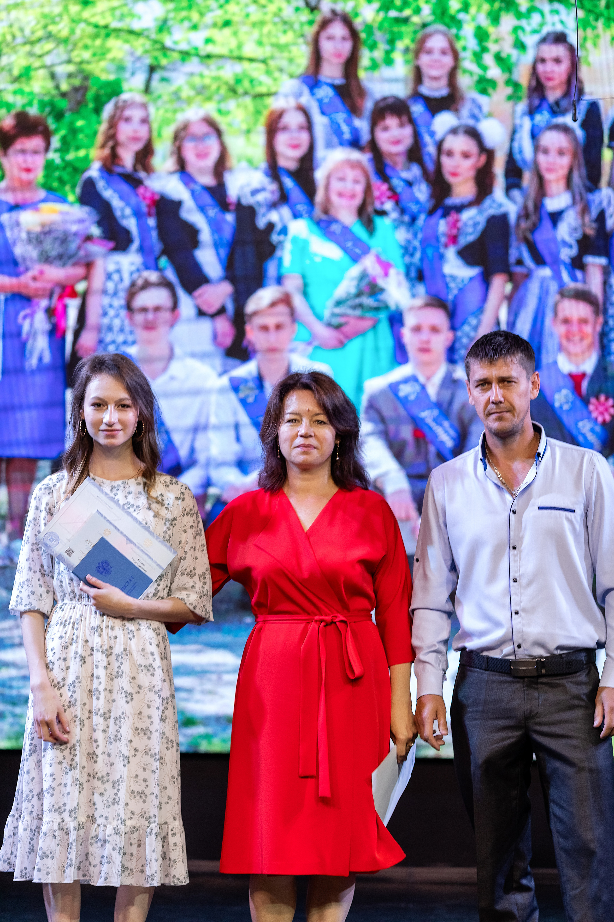 Выпускной 33 школа. Стильный выпускной альбом Владивосток фотограф Вероника Мигачева