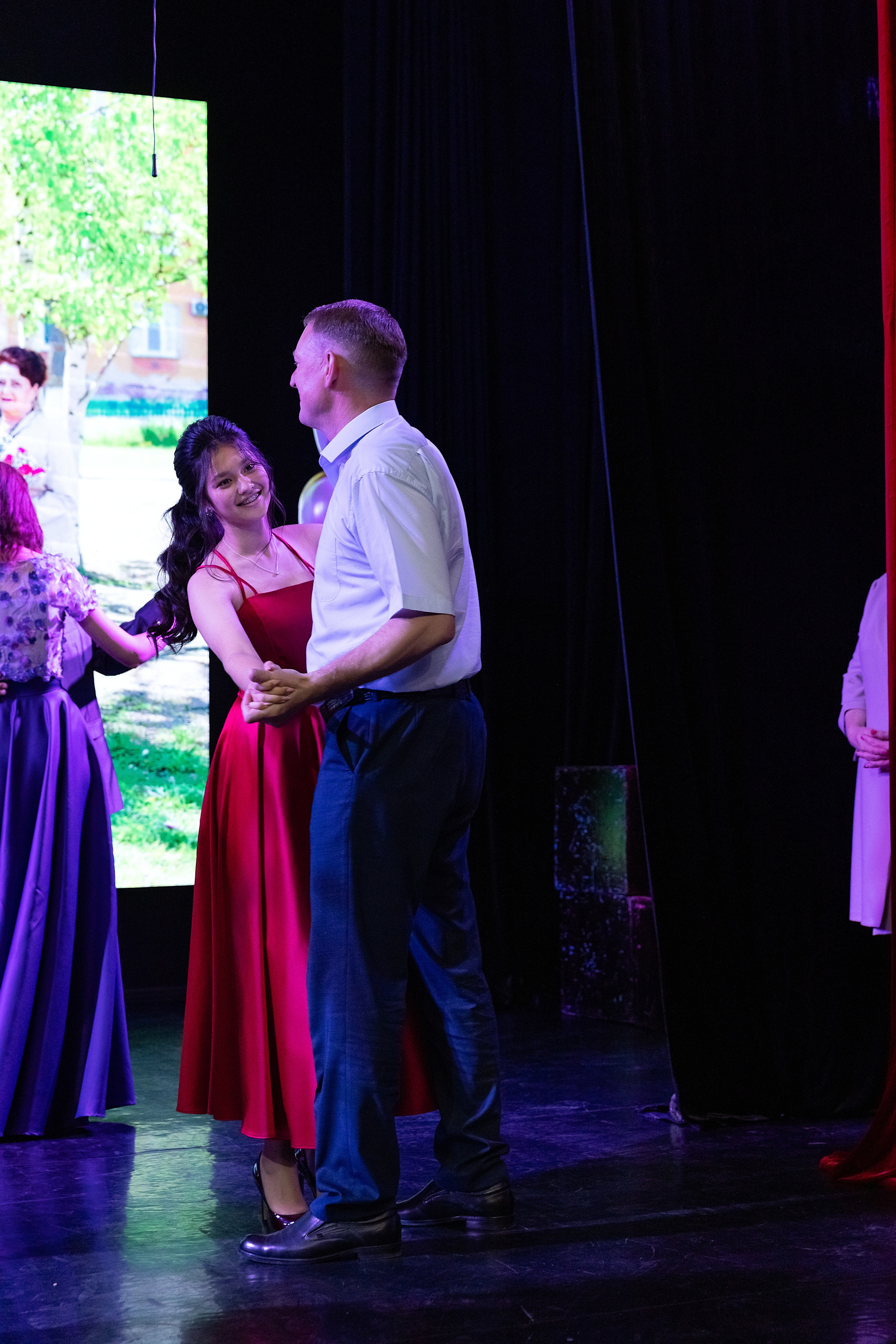 Выпускной 33 школа. Стильный выпускной альбом Владивосток фотограф Вероника Мигачева