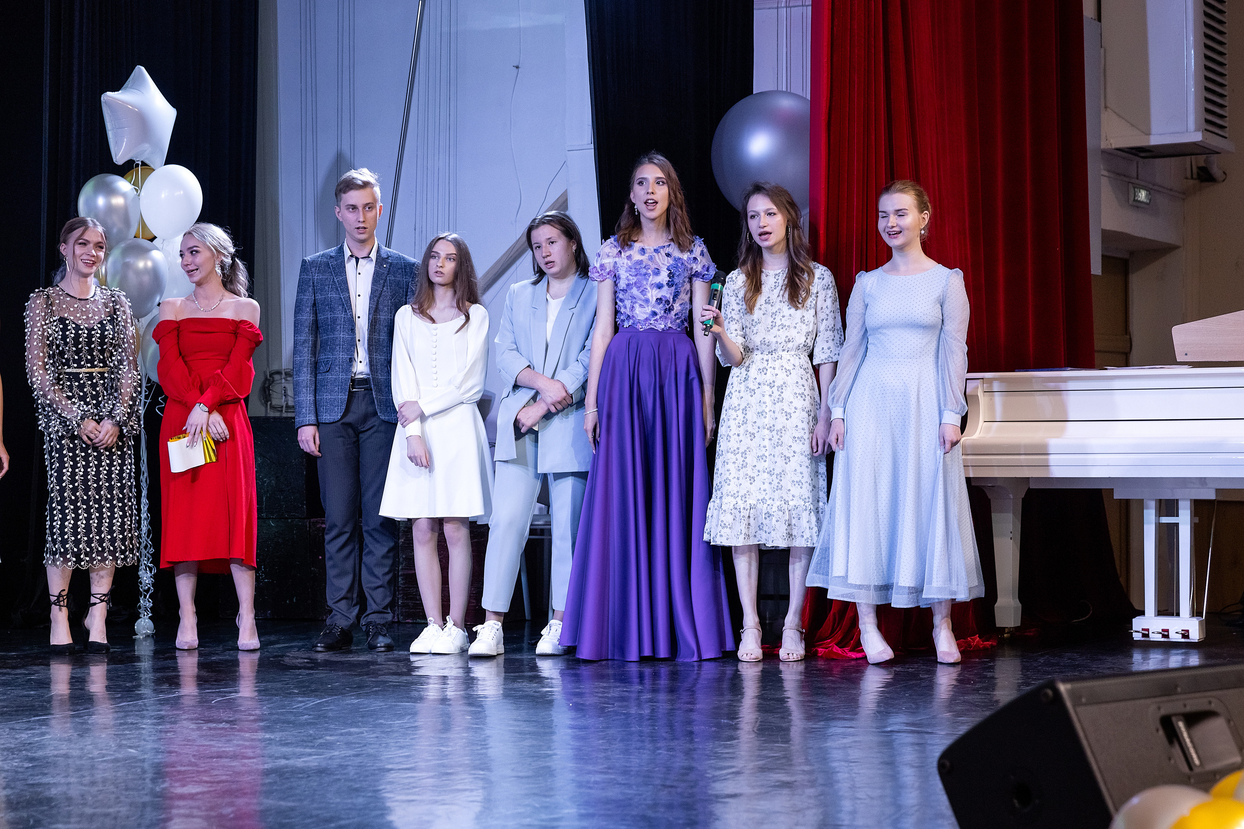 Выпускной 33 школа. Стильный выпускной альбом Владивосток фотограф Вероника Мигачева