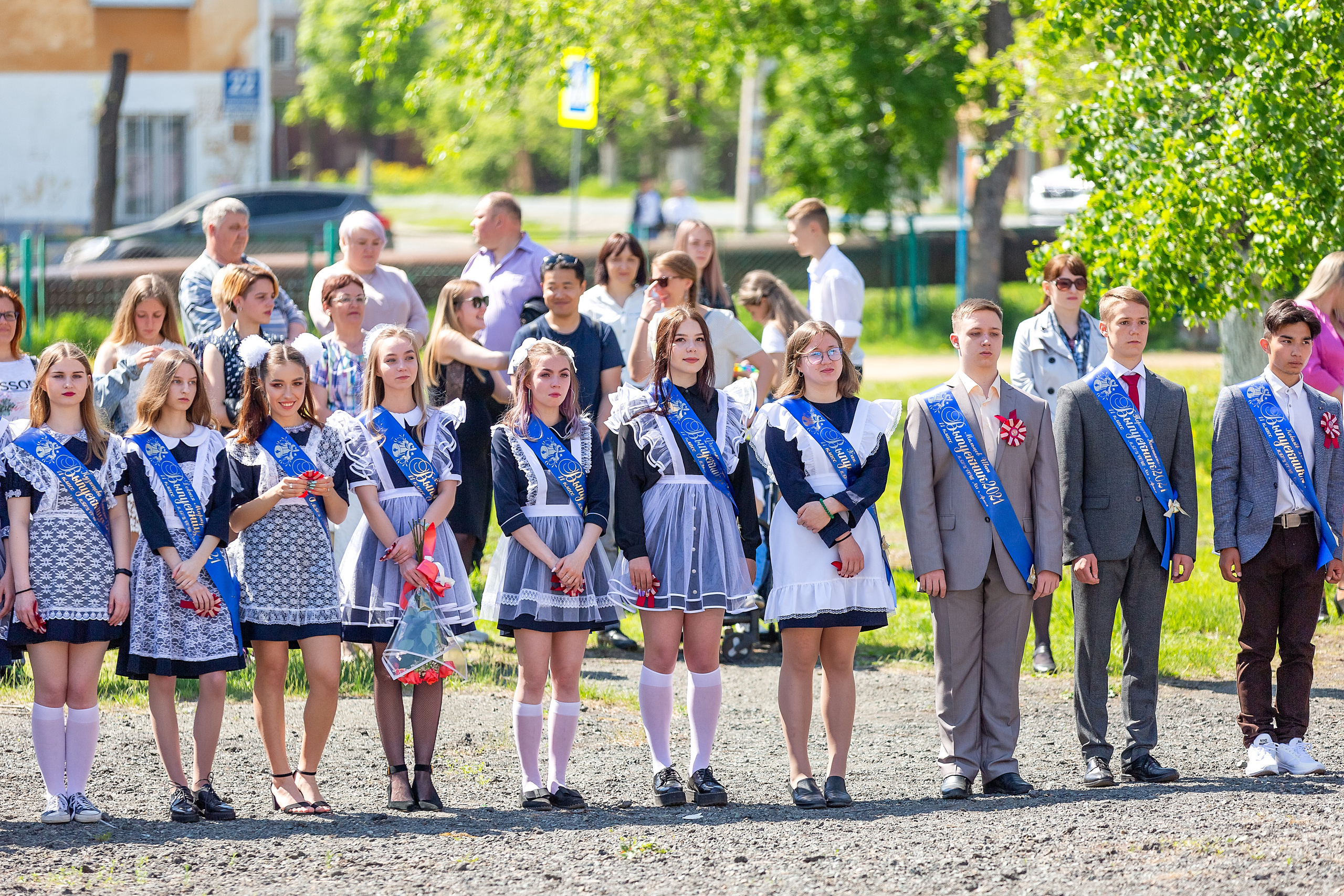 Последний звонок 33 школа. Стильный выпускной альбом Владивосток фотограф Вероника Мигачева