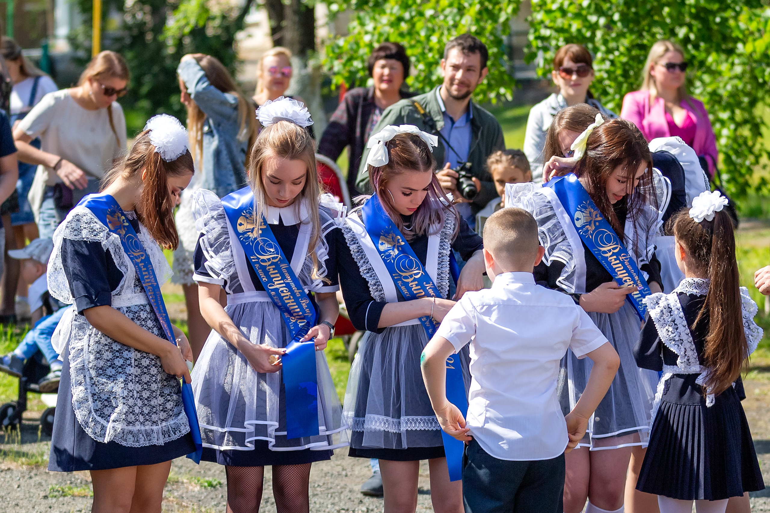 Последний звонок 33 школа. Стильный выпускной альбом Владивосток фотограф Вероника Мигачева