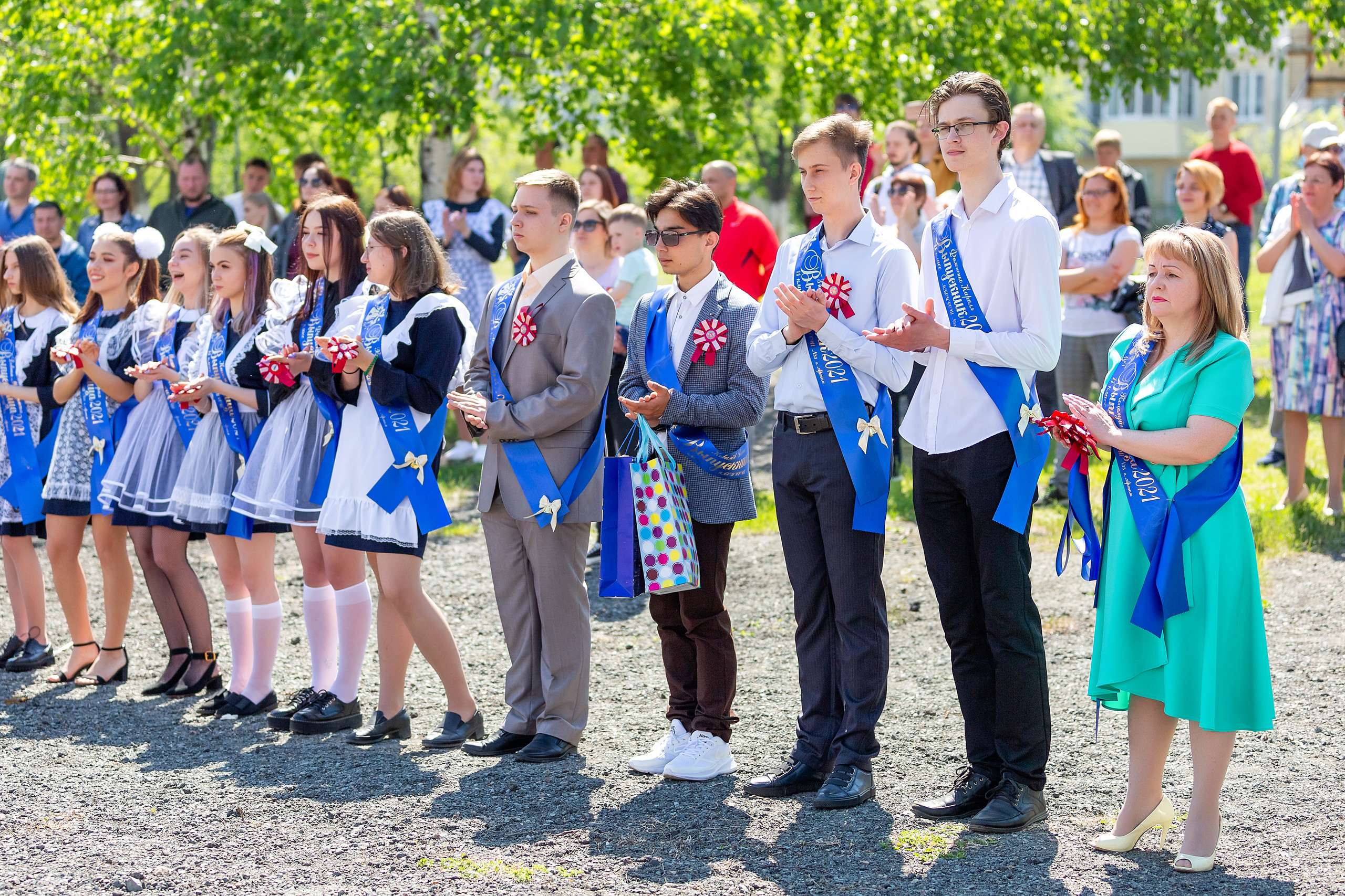 Последний звонок 33 школа. Стильный выпускной альбом Владивосток фотограф Вероника Мигачева