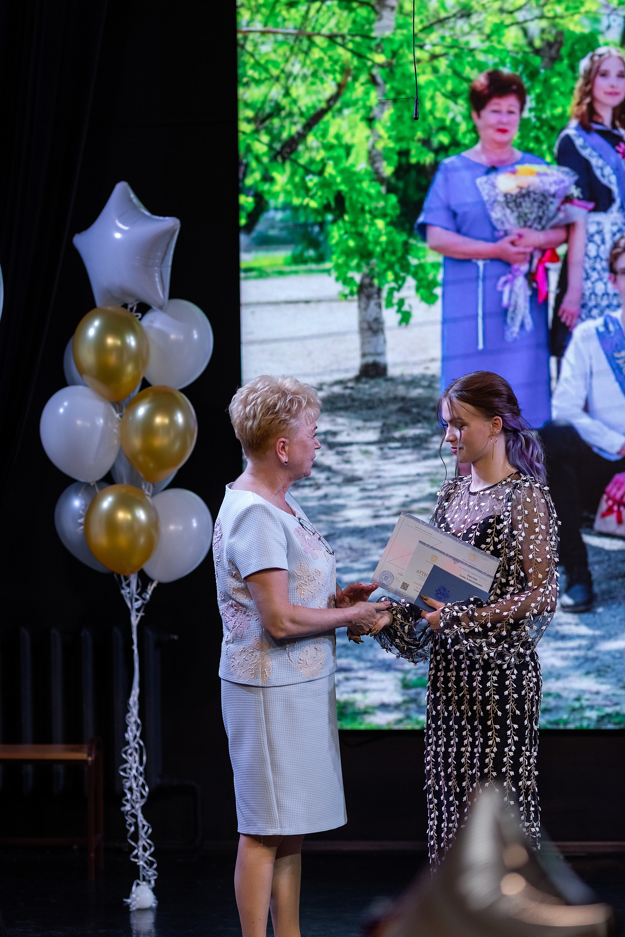 Выпускной 33 школа. Стильный выпускной альбом Владивосток фотограф Вероника Мигачева