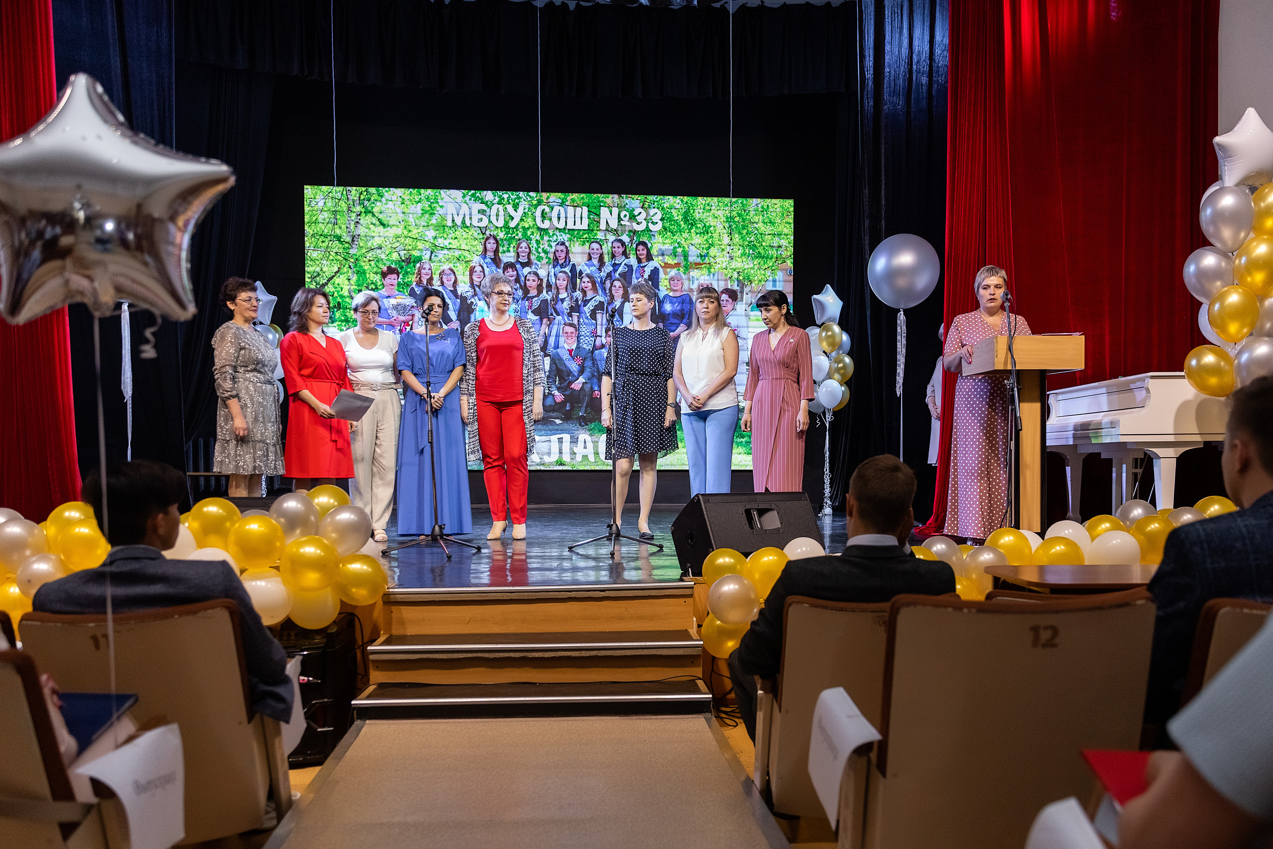 Выпускной 33 школа. Стильный выпускной альбом Владивосток фотограф Вероника Мигачева