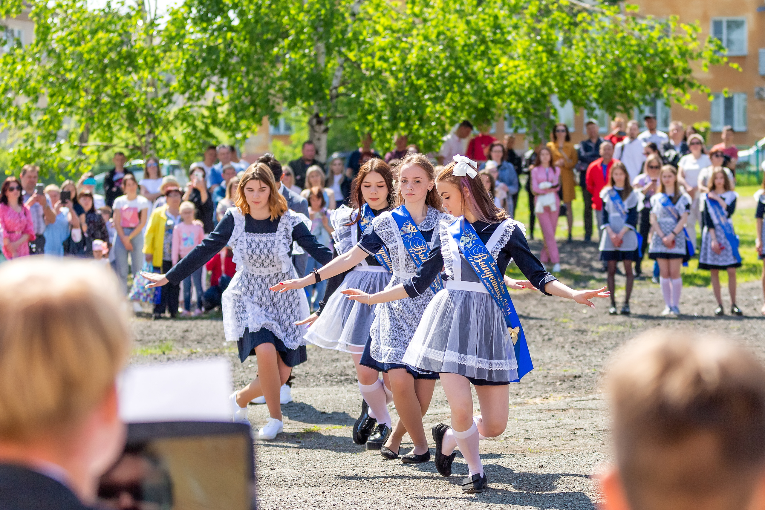 Последний звонок 33 школа. Стильный выпускной альбом Владивосток фотограф Вероника Мигачева