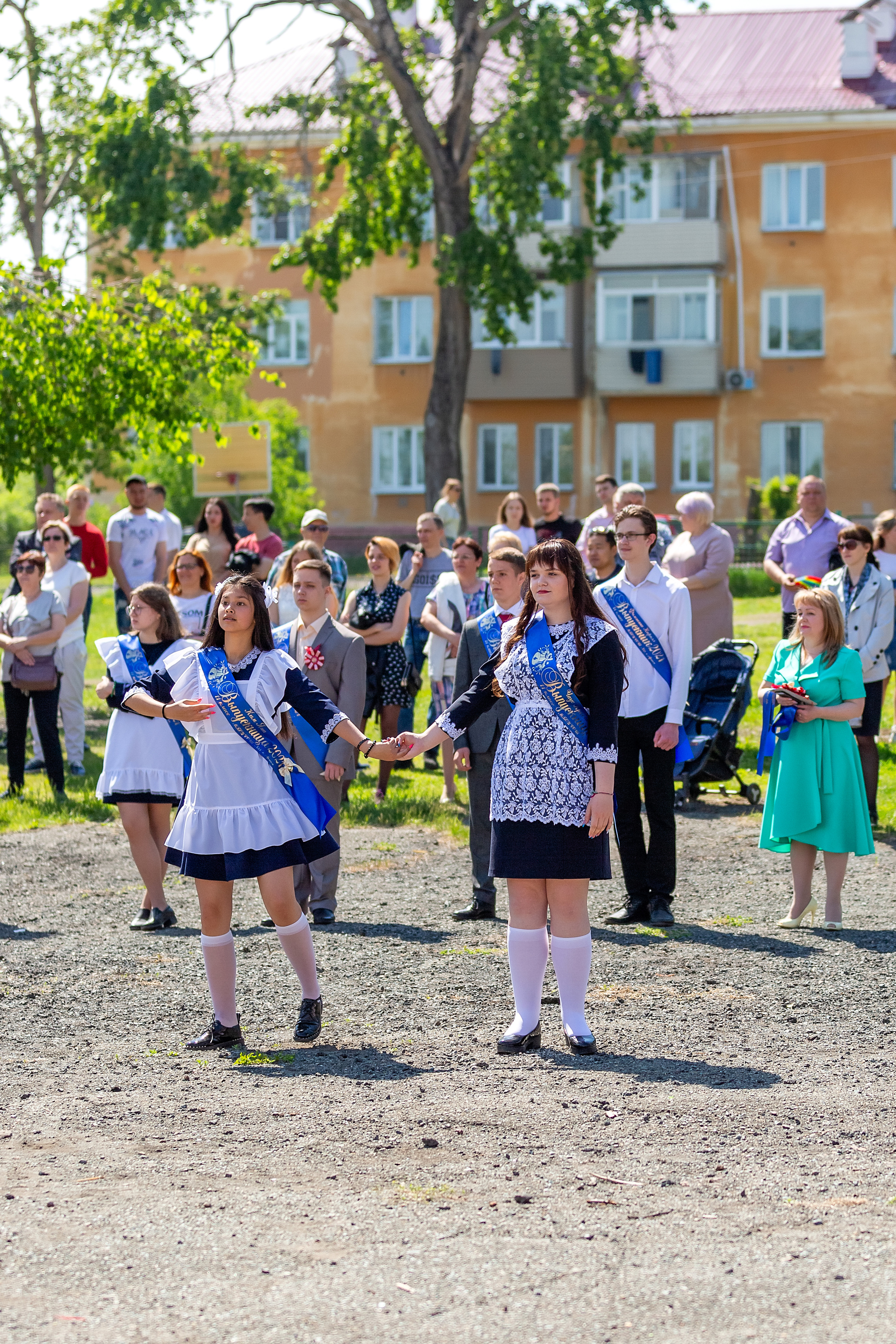 Последний звонок 33 школа. Стильный выпускной альбом Владивосток фотограф Вероника Мигачева