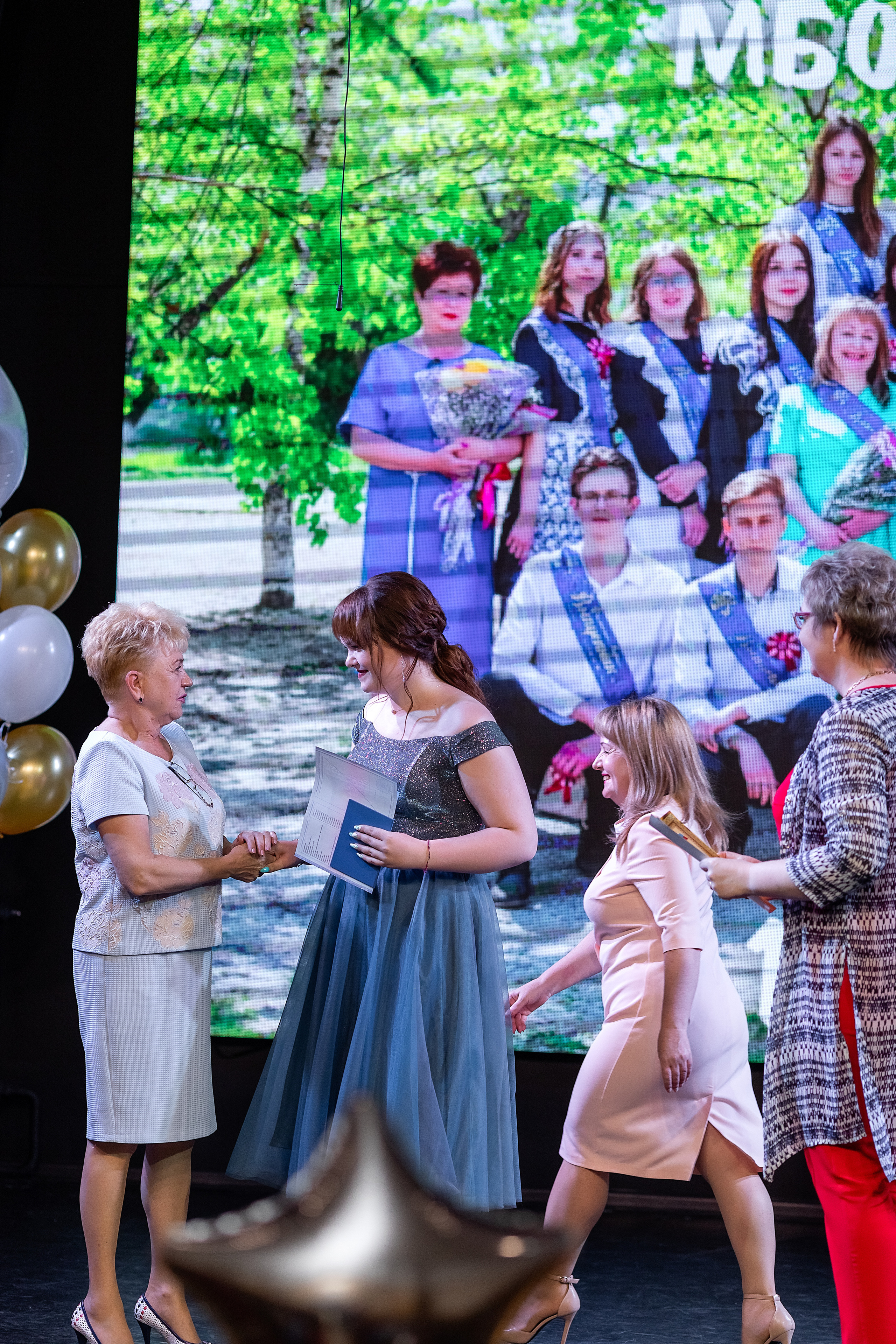 Выпускной 33 школа. Стильный выпускной альбом Владивосток фотограф Вероника Мигачева