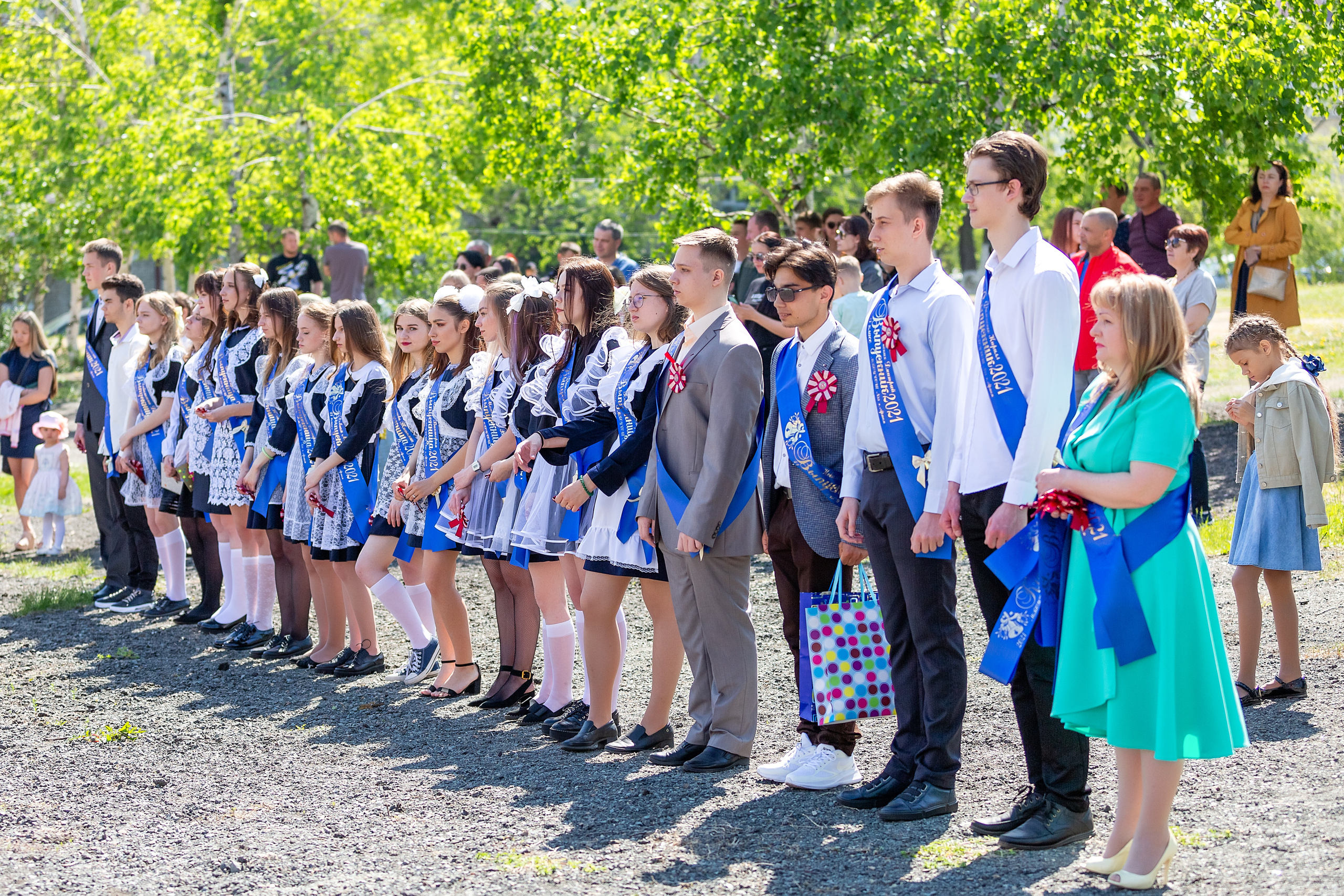 Последний звонок 33 школа. Стильный выпускной альбом Владивосток фотограф Вероника Мигачева