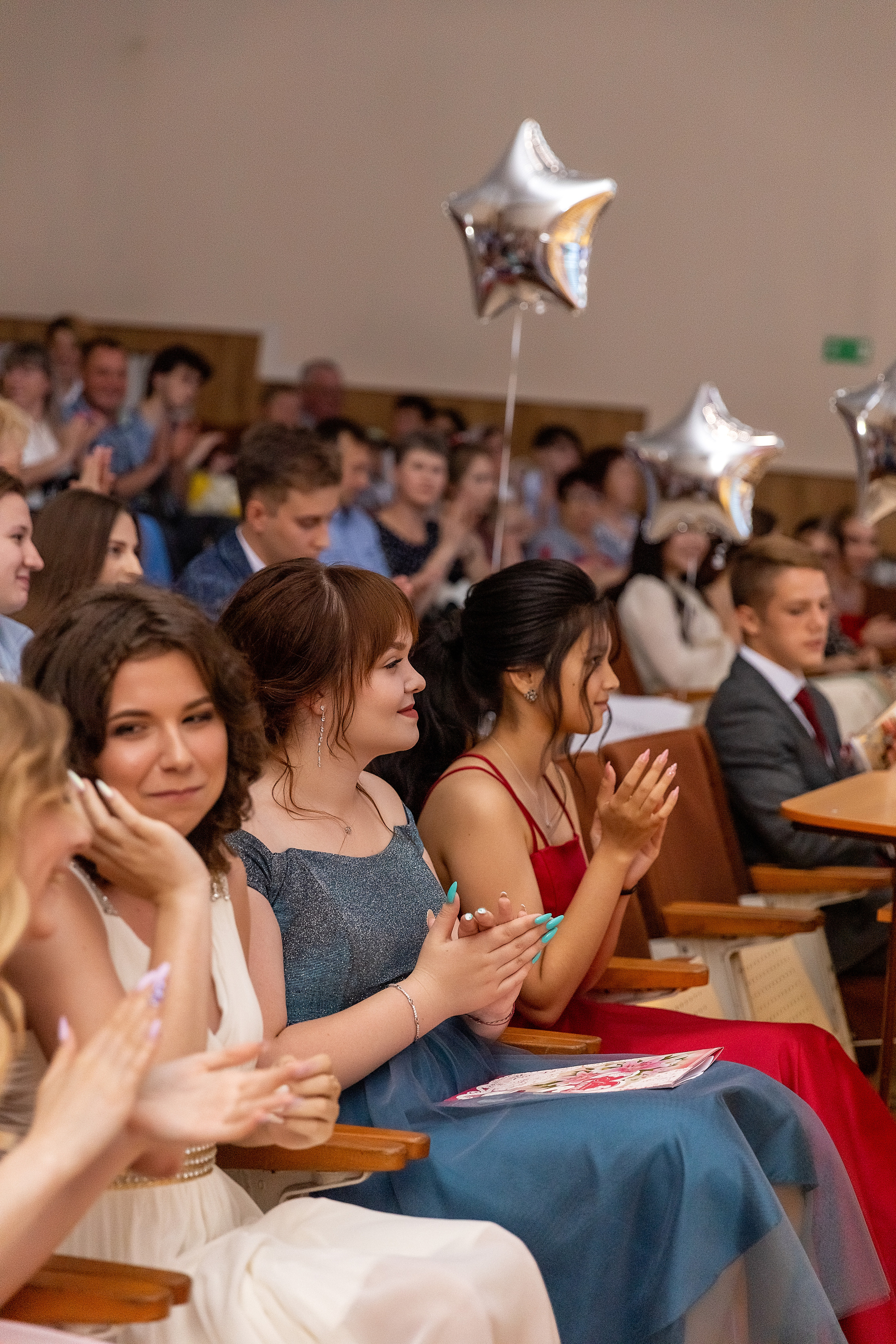 Выпускной 33 школа. Стильный выпускной альбом Владивосток фотограф Вероника Мигачева