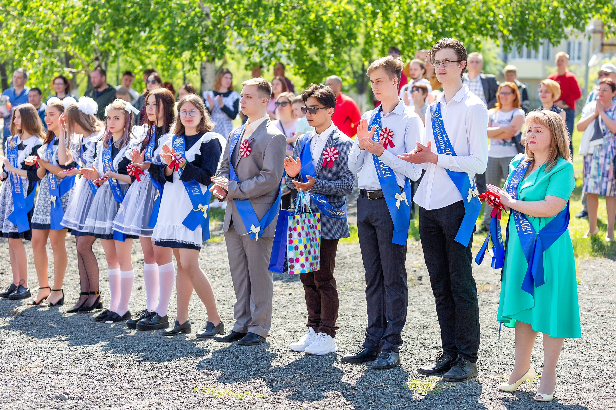 Последний звонок 33 школа. Стильный выпускной альбом Владивосток фотограф Вероника Мигачева