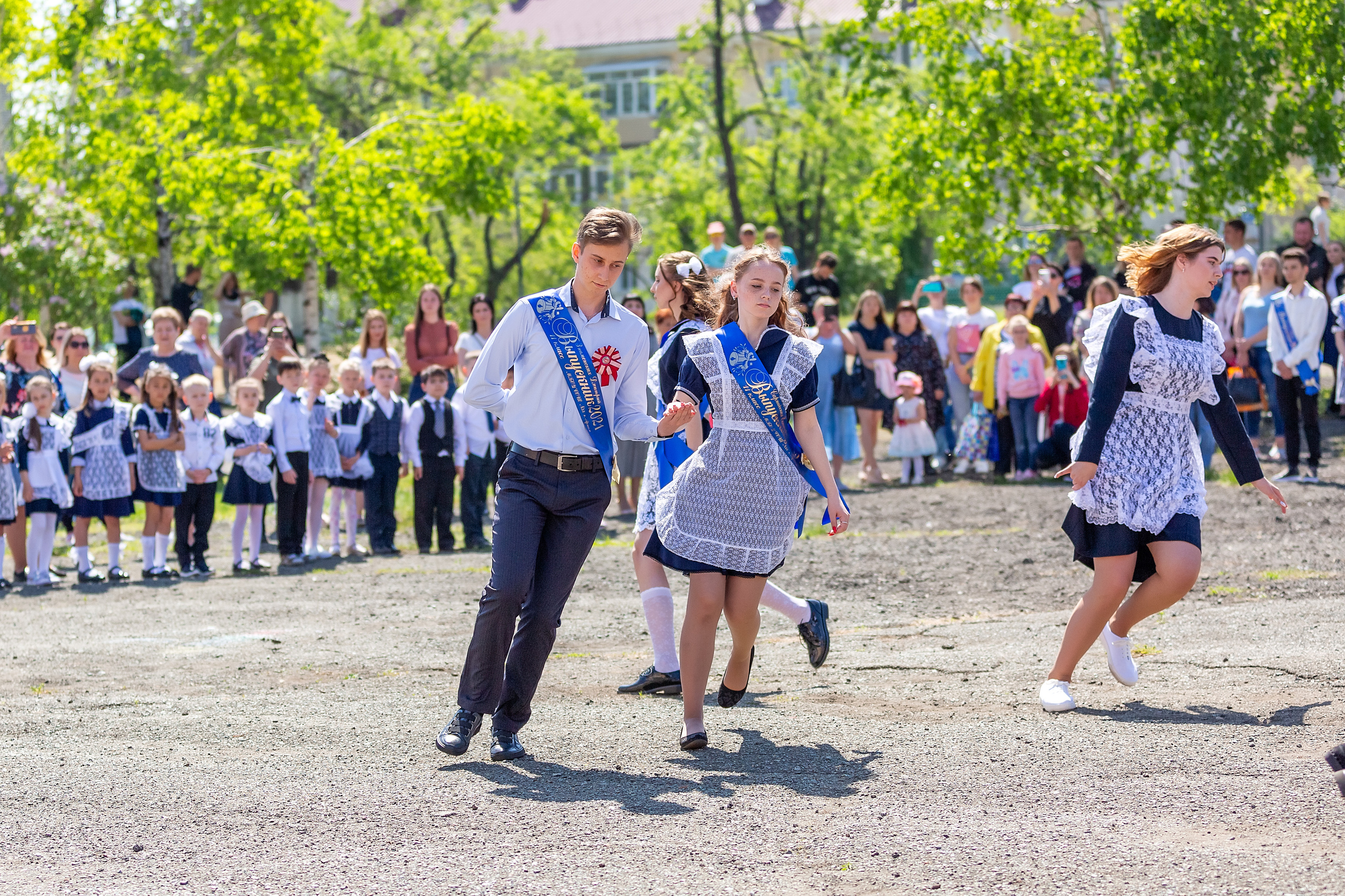 Последний звонок 33 школа. Стильный выпускной альбом Владивосток фотограф Вероника Мигачева