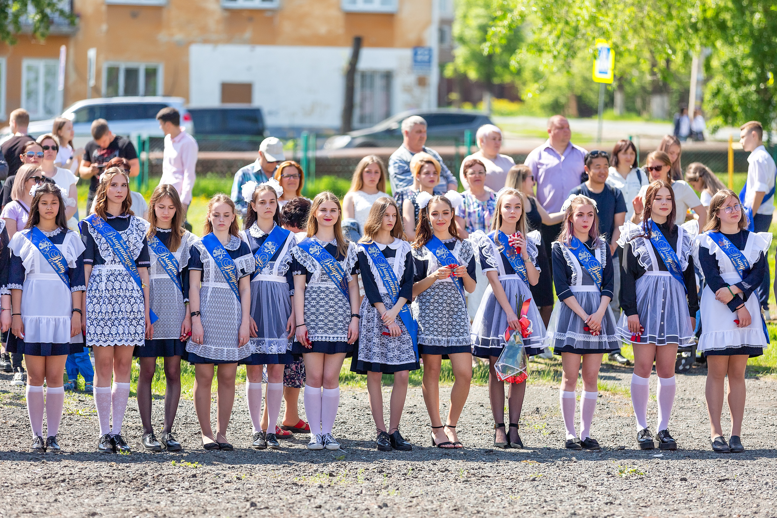 Последний звонок 33 школа. Стильный выпускной альбом Владивосток фотограф Вероника Мигачева