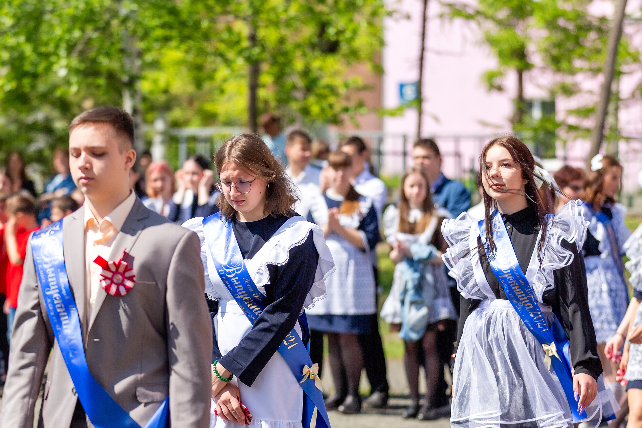 Последний звонок 33 школа. Стильный выпускной альбом Владивосток фотограф Вероника Мигачева