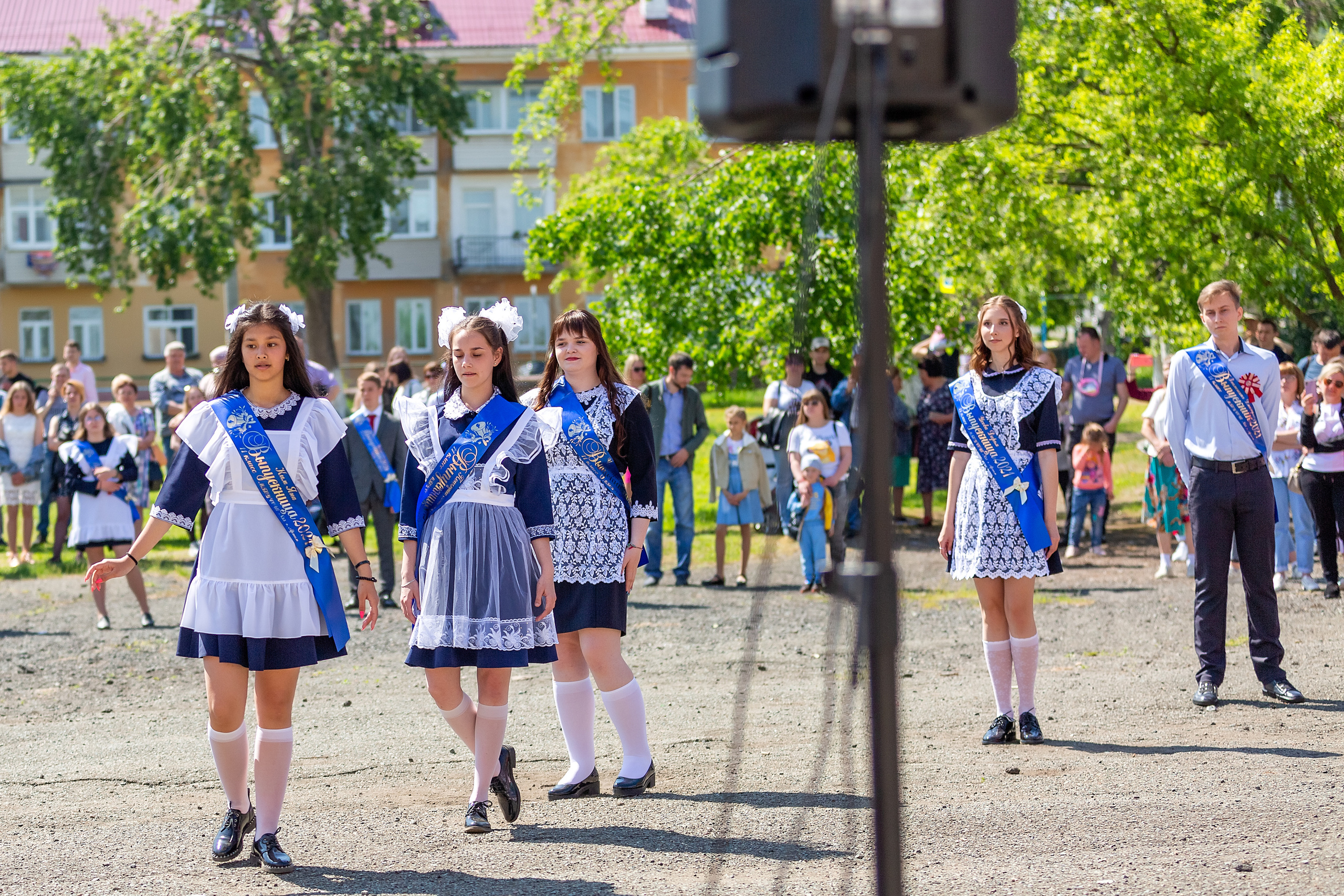 Последний звонок 33 школа. Стильный выпускной альбом Владивосток фотограф Вероника Мигачева