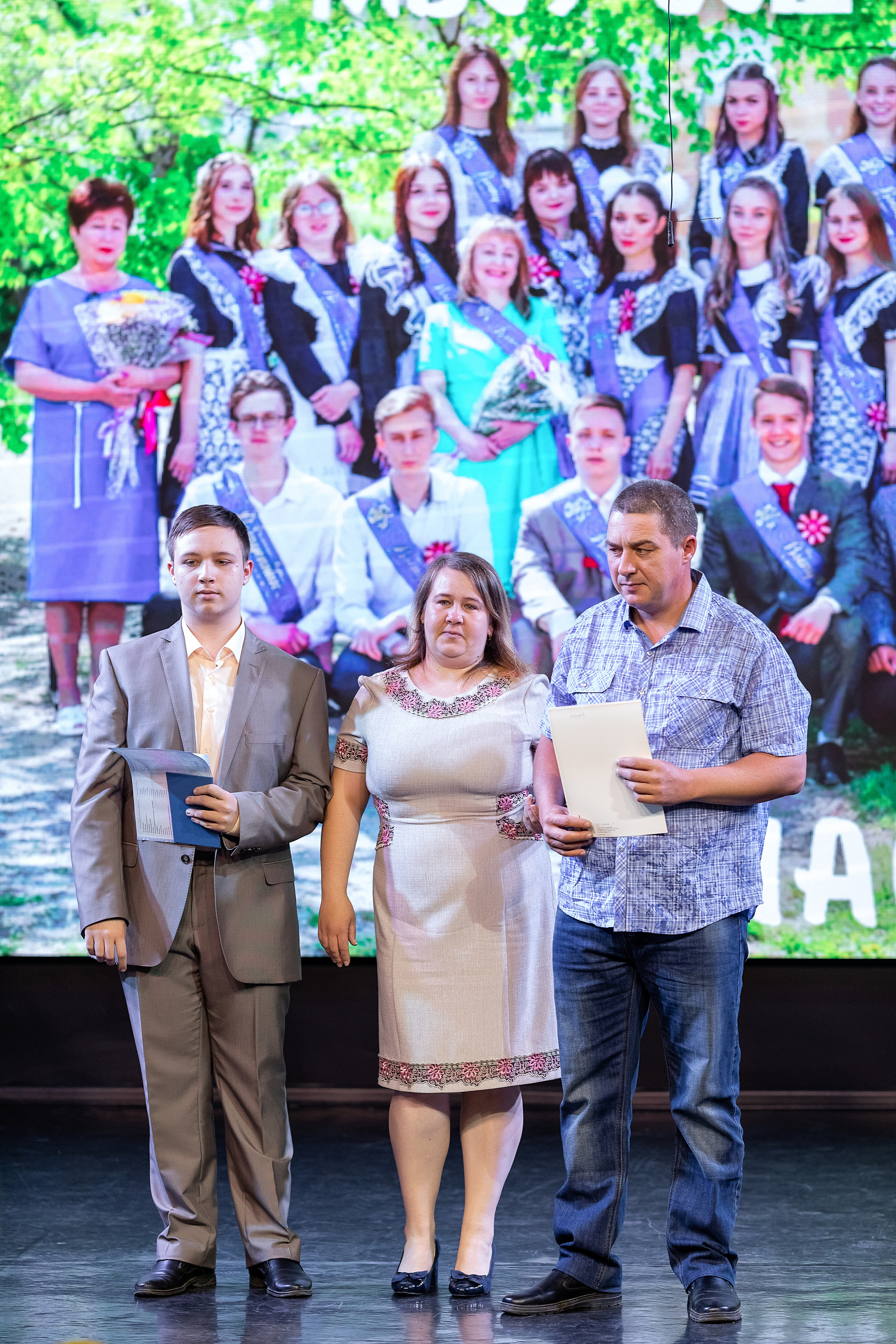 Выпускной 33 школа. Стильный выпускной альбом Владивосток фотограф Вероника Мигачева