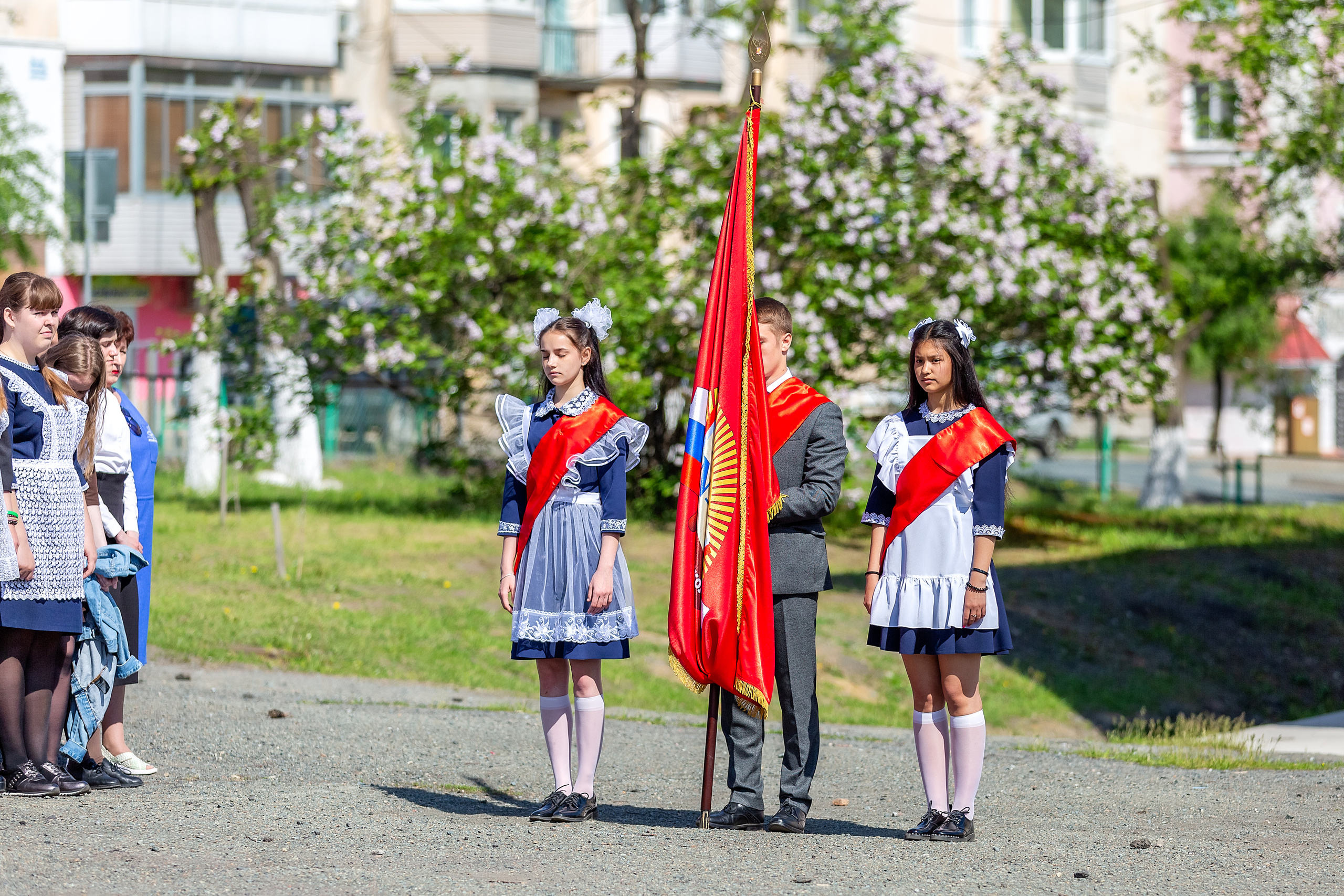Последний звонок 33 школа. Стильный выпускной альбом Владивосток фотограф Вероника Мигачева