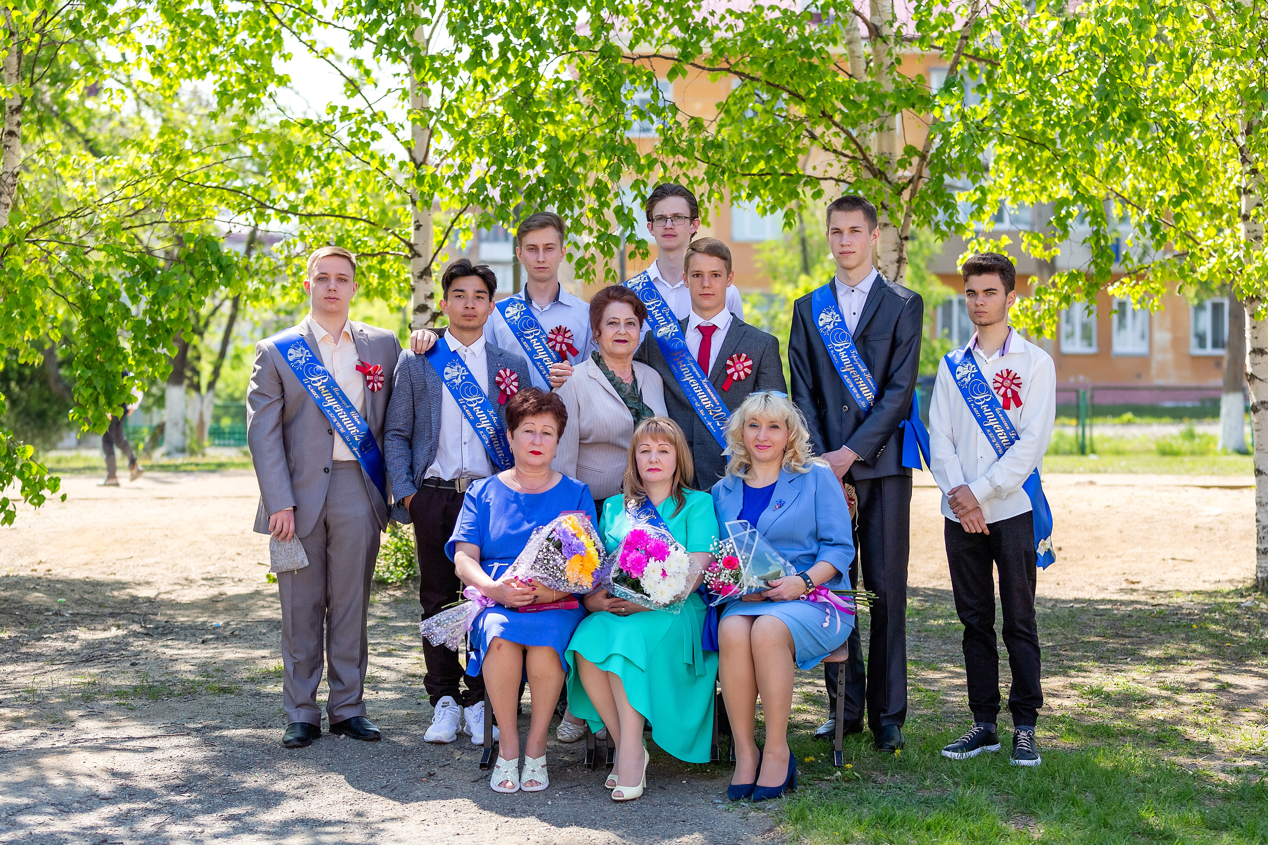 Последний звонок 33 школа. Стильный выпускной альбом Владивосток фотограф Вероника Мигачева