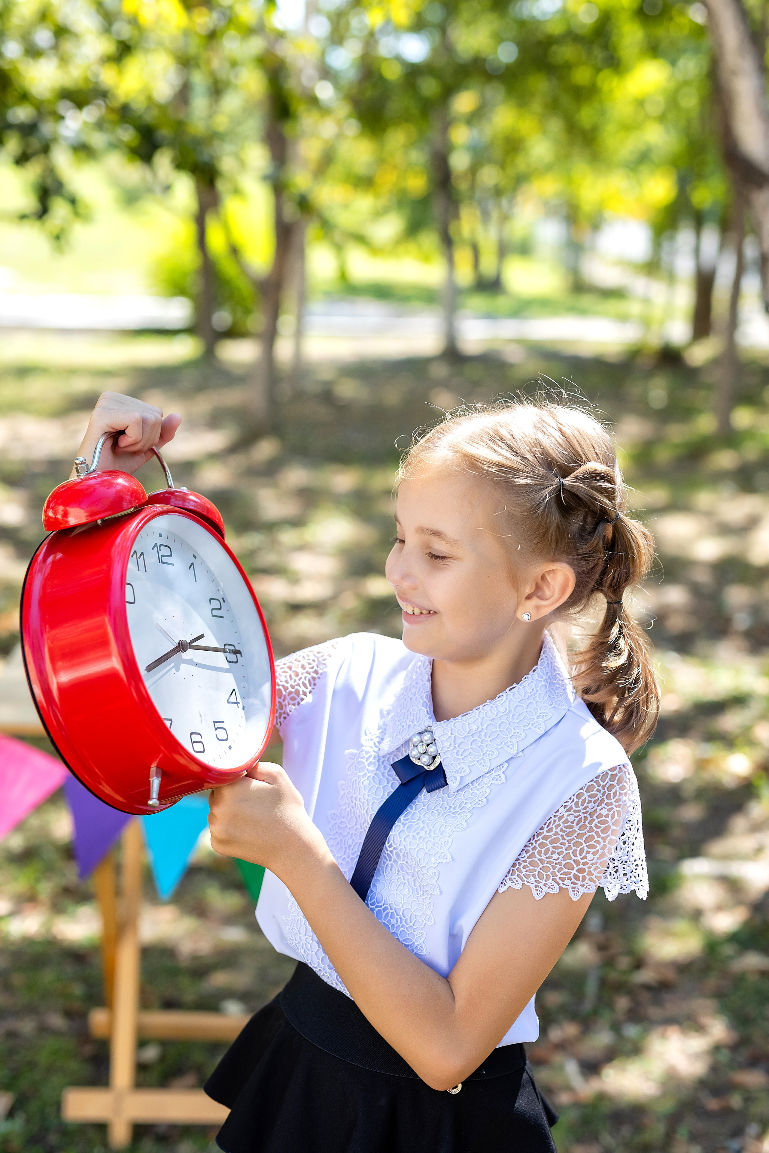 4-В, Гимназия. Фотозона «Здравствуй, Школа!». Стильный выпускной альбом Владивосток фотограф Вероника Мигачева