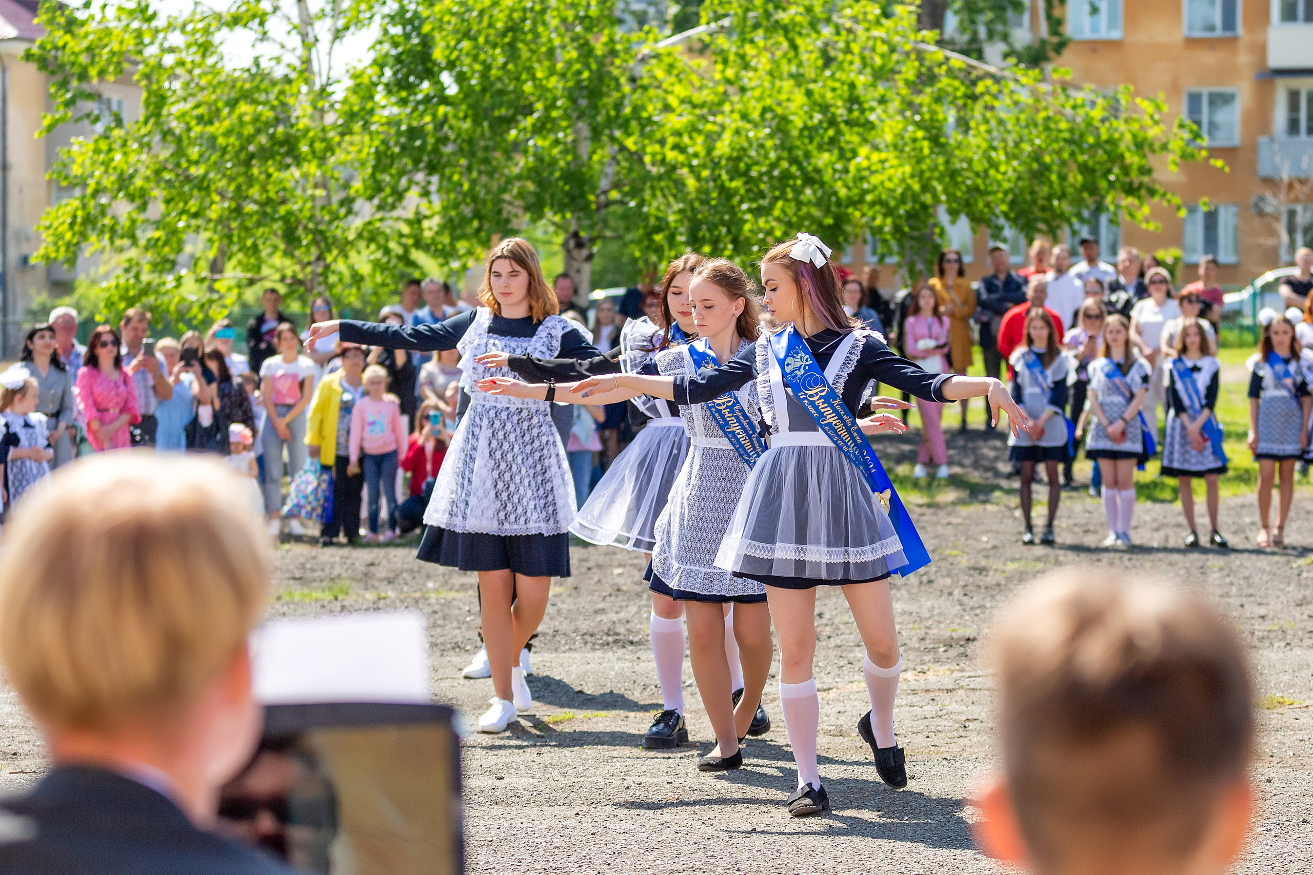 Последний звонок 33 школа. Стильный выпускной альбом Владивосток фотограф Вероника Мигачева