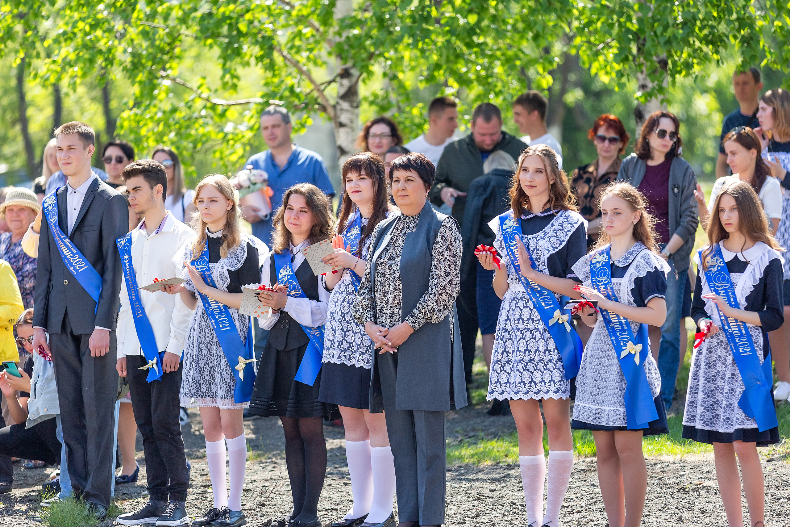 Последний звонок 33 школа. Стильный выпускной альбом Владивосток фотограф Вероника Мигачева
