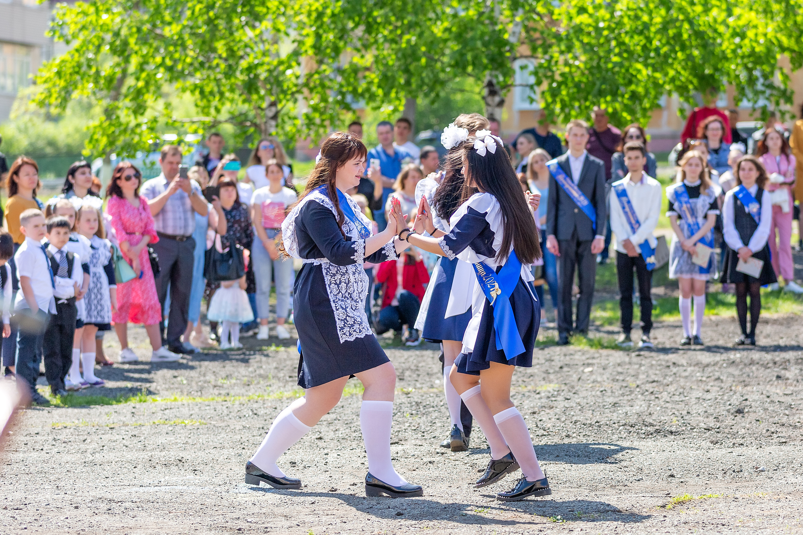Последний звонок 33 школа. Стильный выпускной альбом Владивосток фотограф Вероника Мигачева