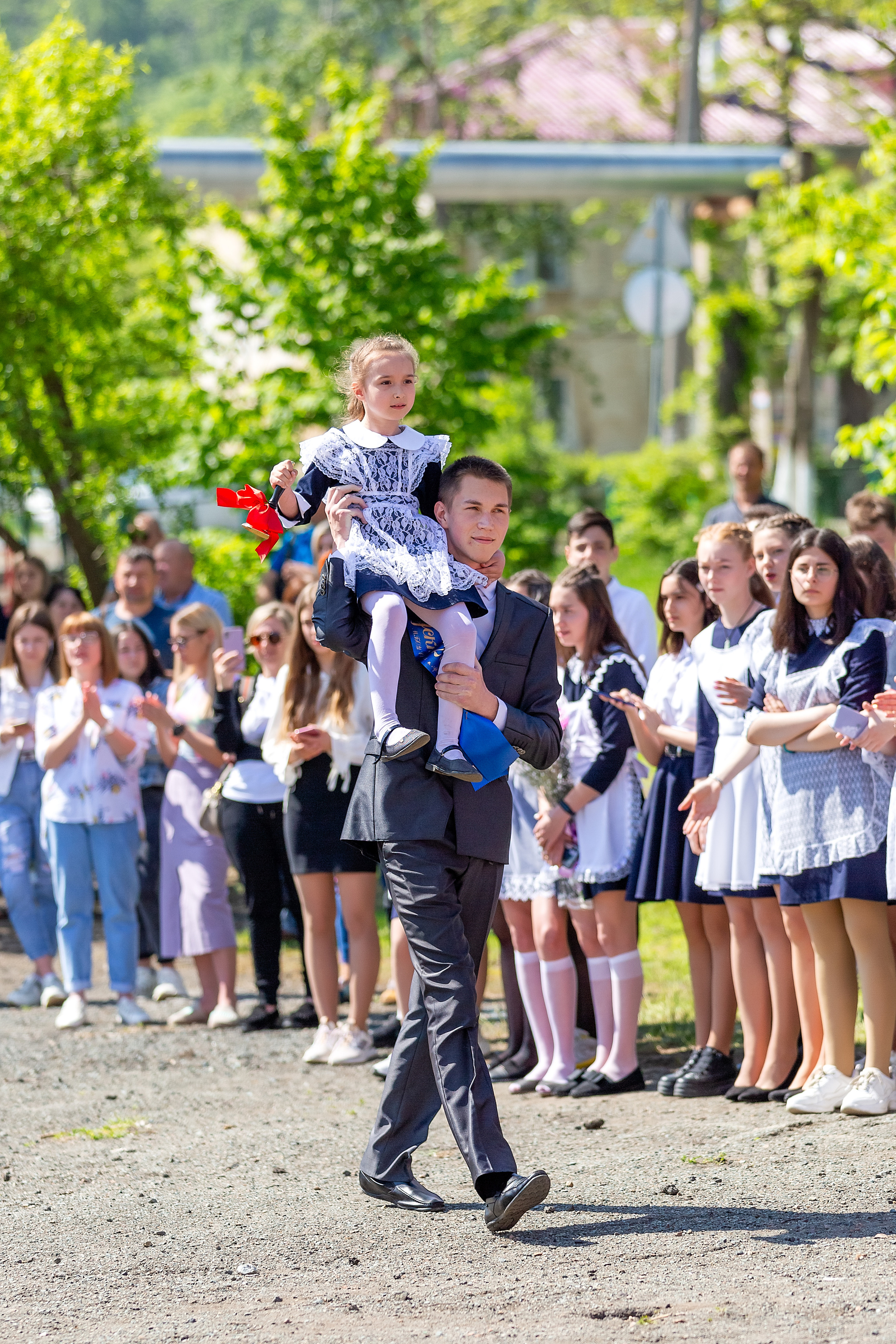 Последний звонок 33 школа. Стильный выпускной альбом Владивосток фотограф Вероника Мигачева