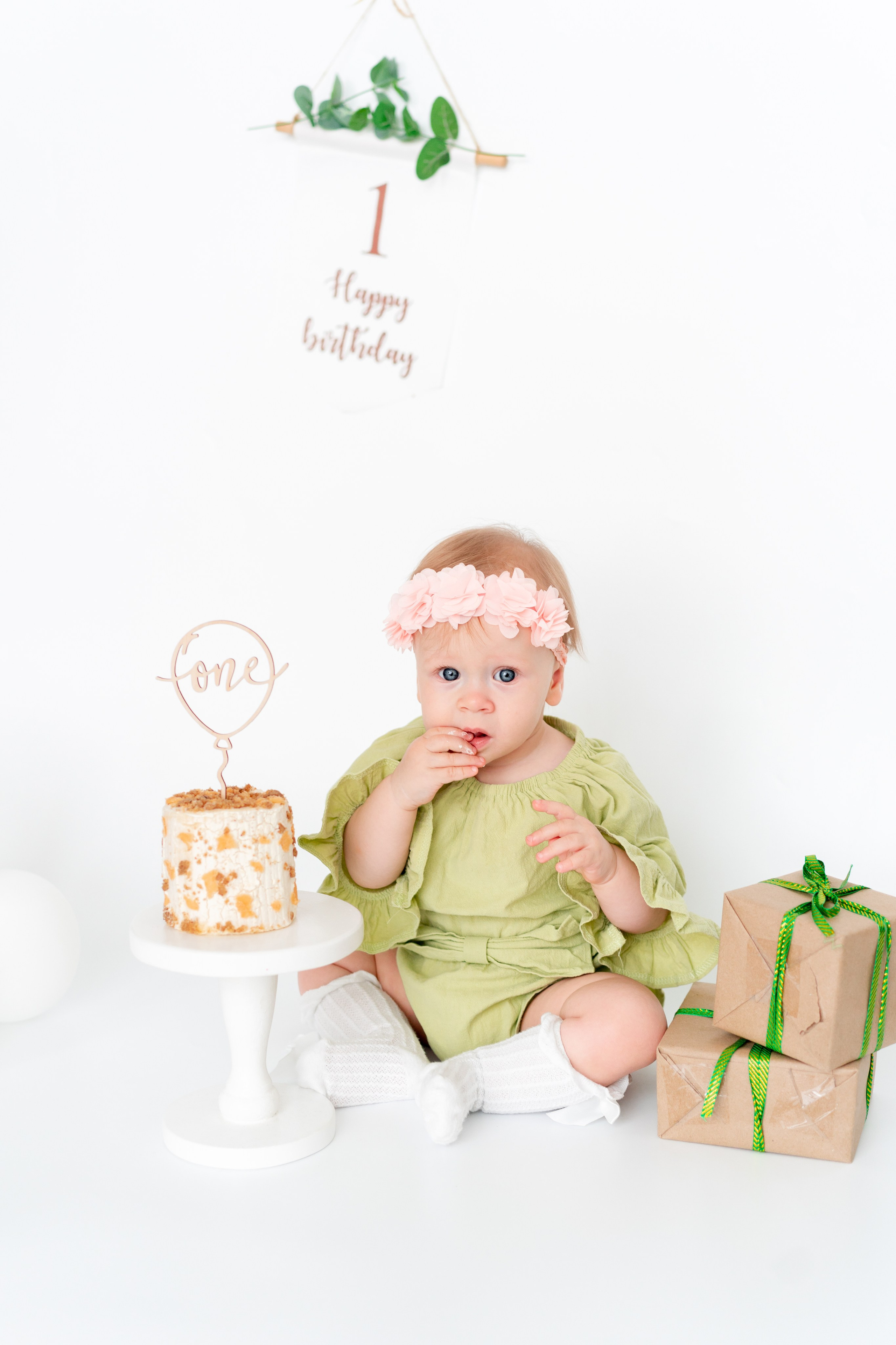 Крушение торта, Smash cake. Детская, семейная фотостудия в Санкт-Петербурге