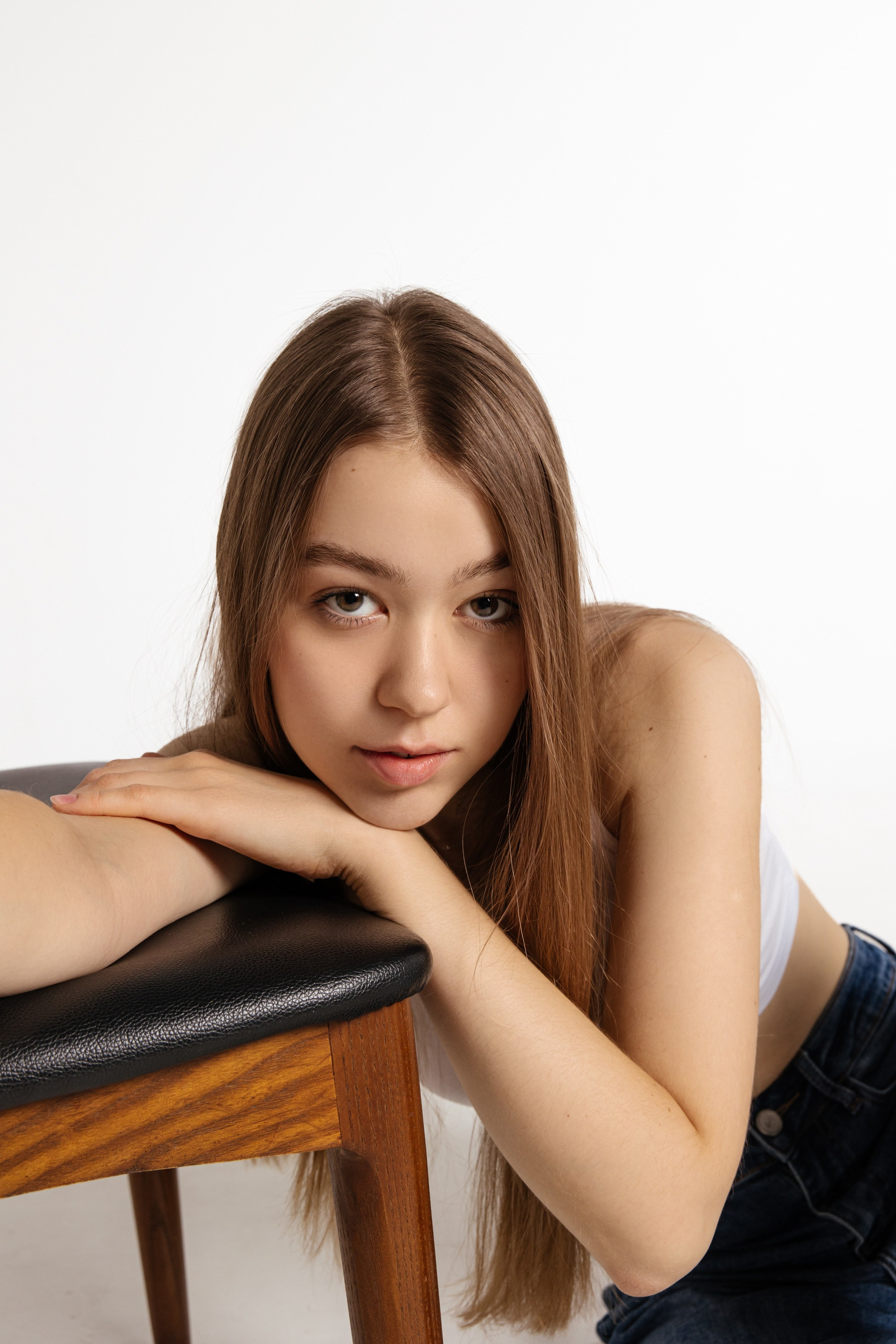 Женские студийные портреты для серт. Фотограф Анастасия Косюра