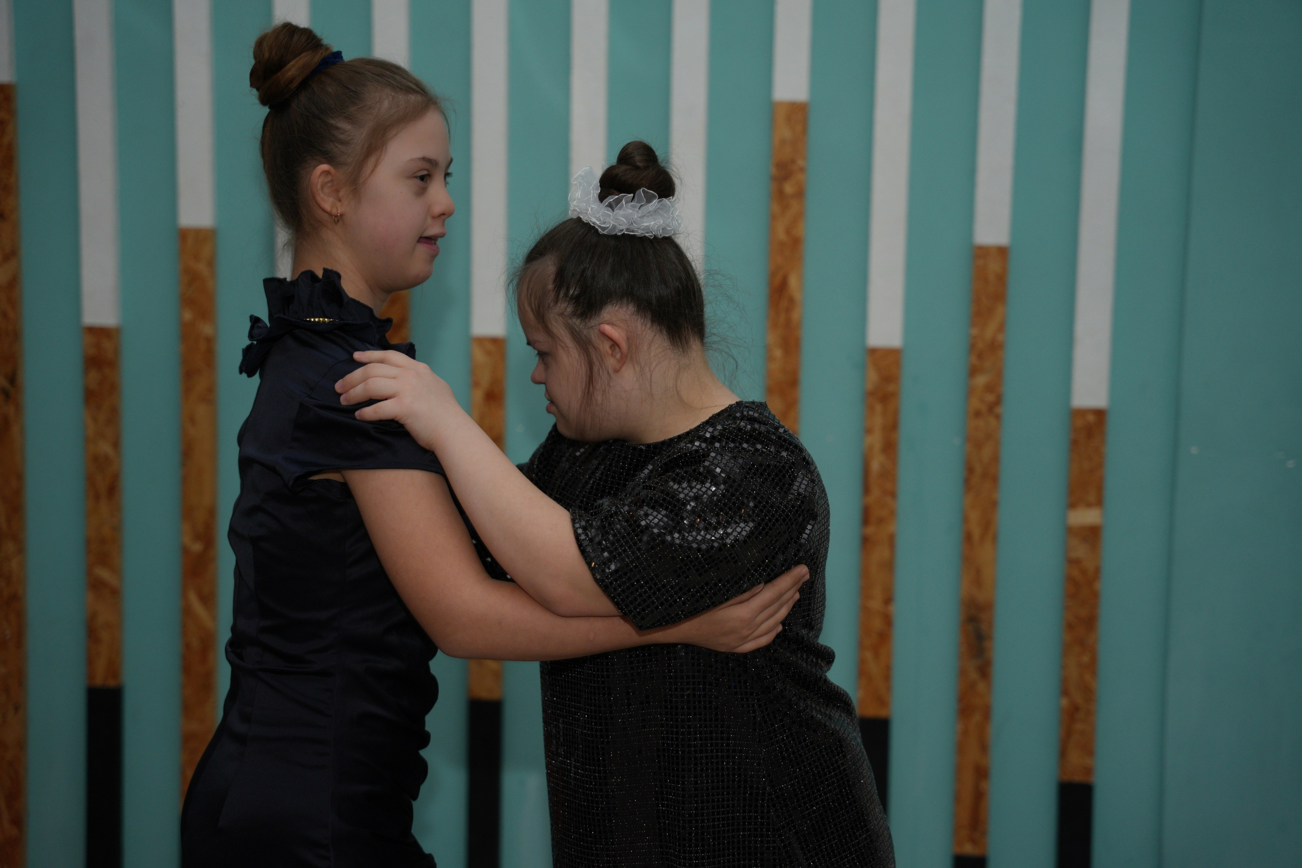 Социально —благотворительная акция «Ты в этом мире не один», посвященная Международному дню инвалидов. ВЫПУСКНЫЕ АЛЬБОМЫ, Школьный фотограф, семейный и свадебный в Саратове и области Ольга Плаксина