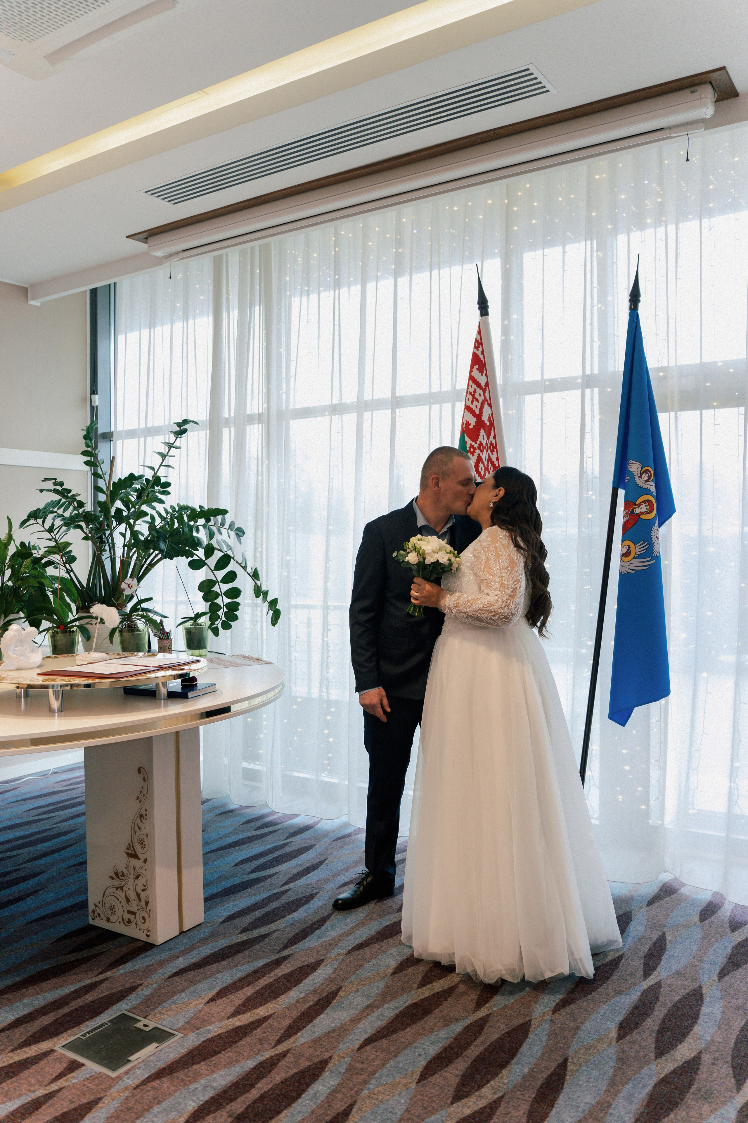 ЗАГС (гостиница Виктория). Ваш семейный фотограф в Минске — Вика Трегубова