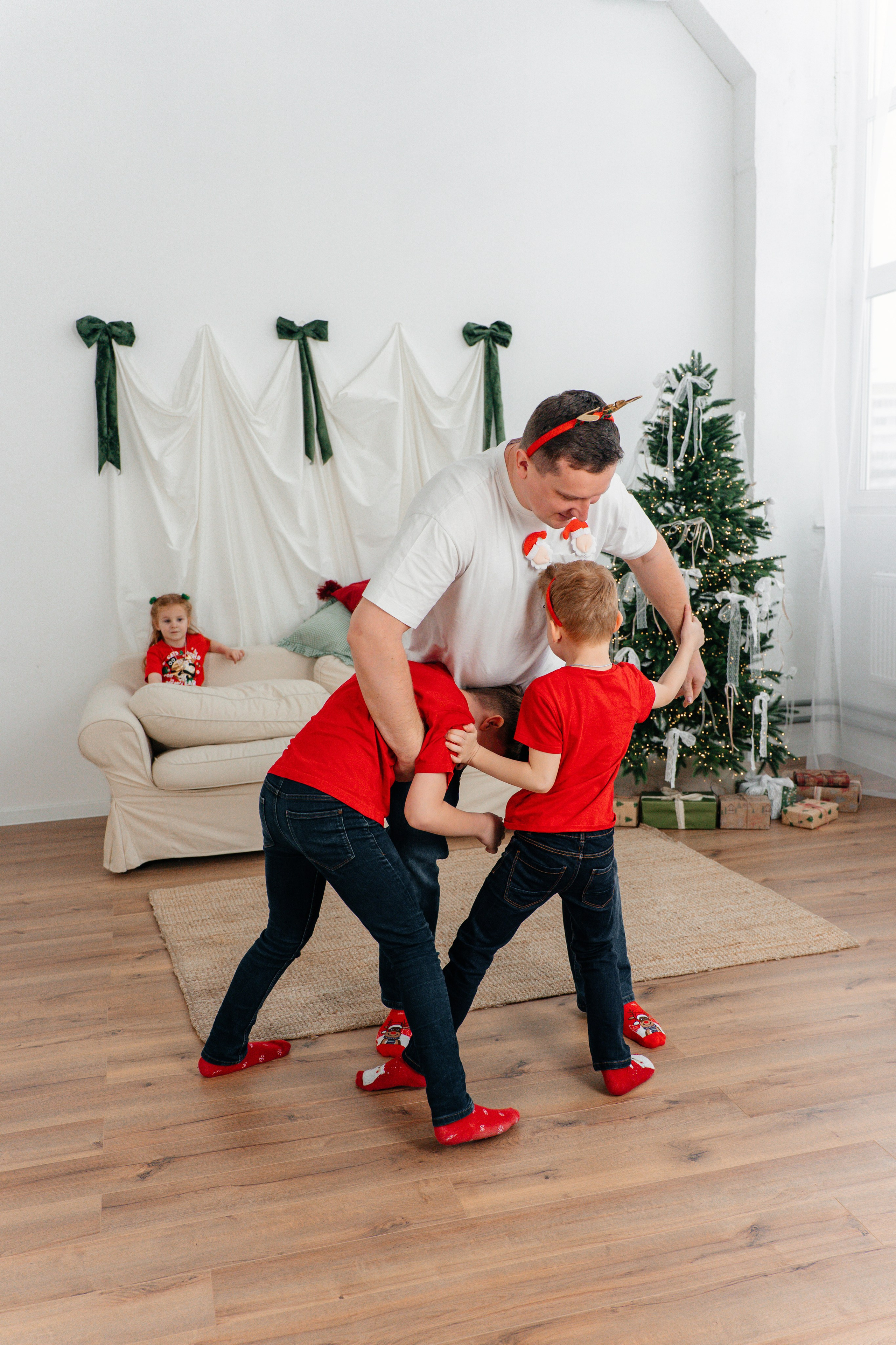 Семейная съёмка — Новый год. Ваш семейный фотограф в Минске — Вика Трегубова