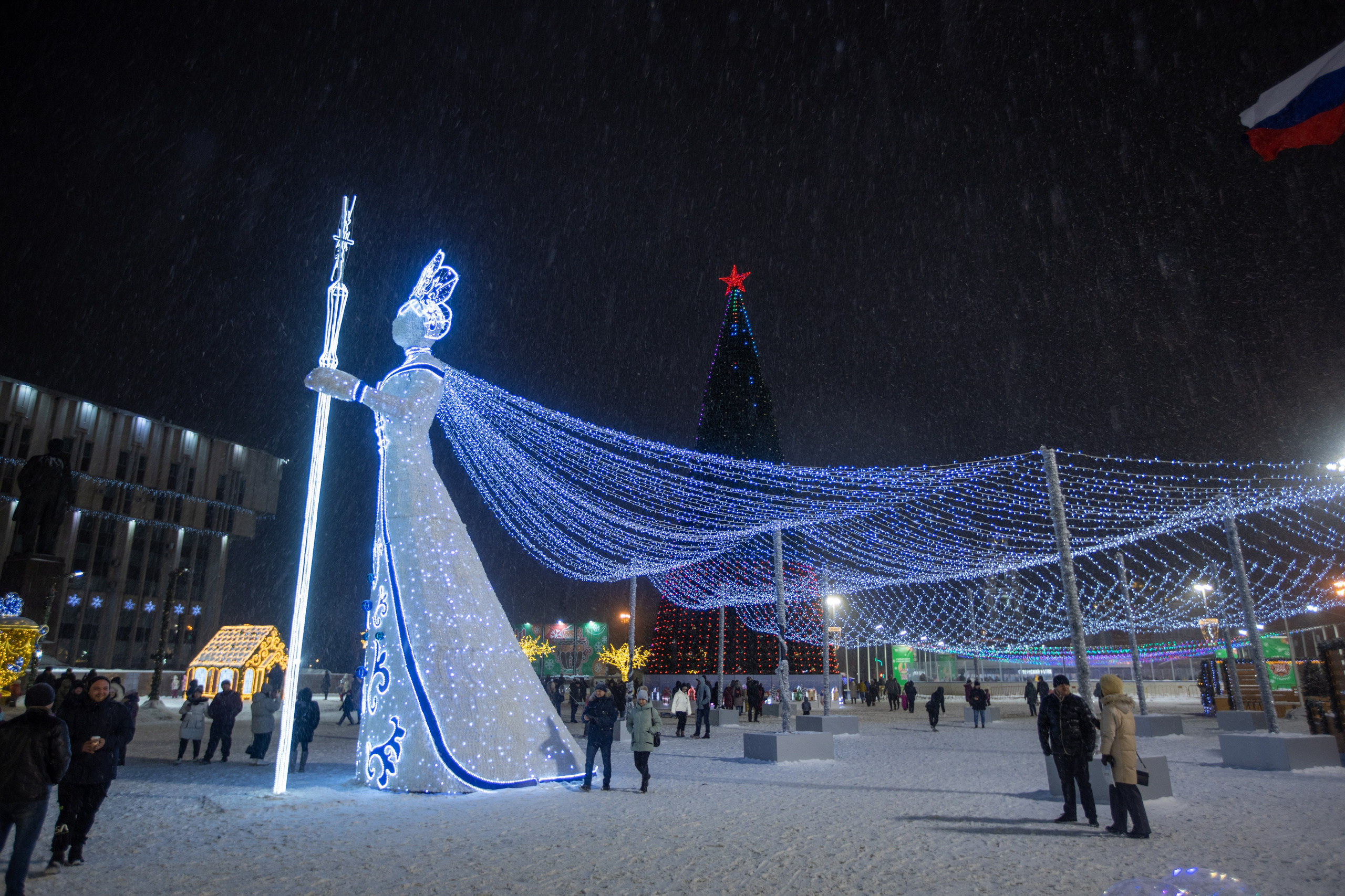 Новогодняя Тула 2022 (Снежная королева на площади). Фотограф в Туле Крупский АнДРей. Фотостудия «КАДР71» в Туле