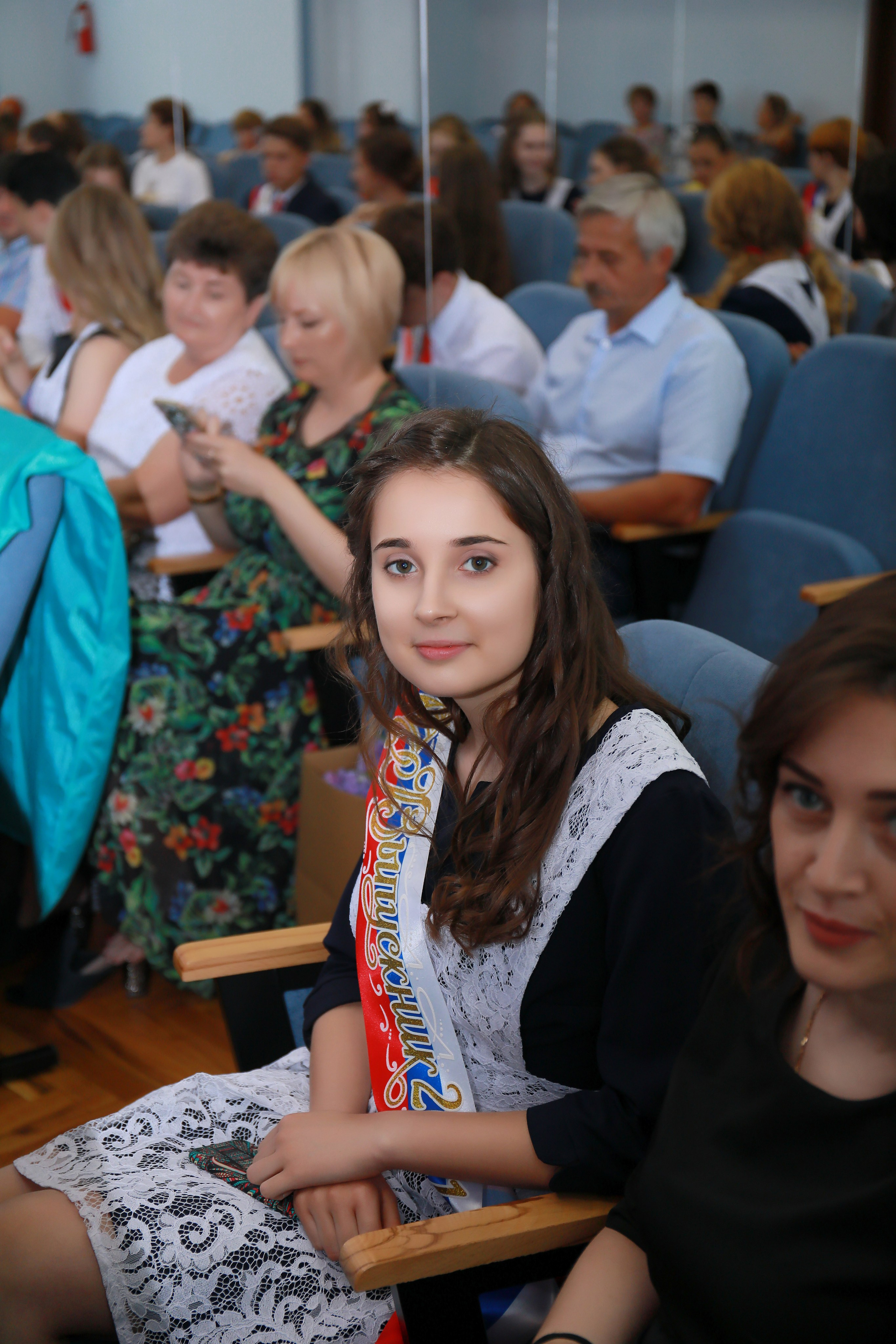 Вручение аттестатов (СОШ 101). Детский семейный фотограф Краснодар