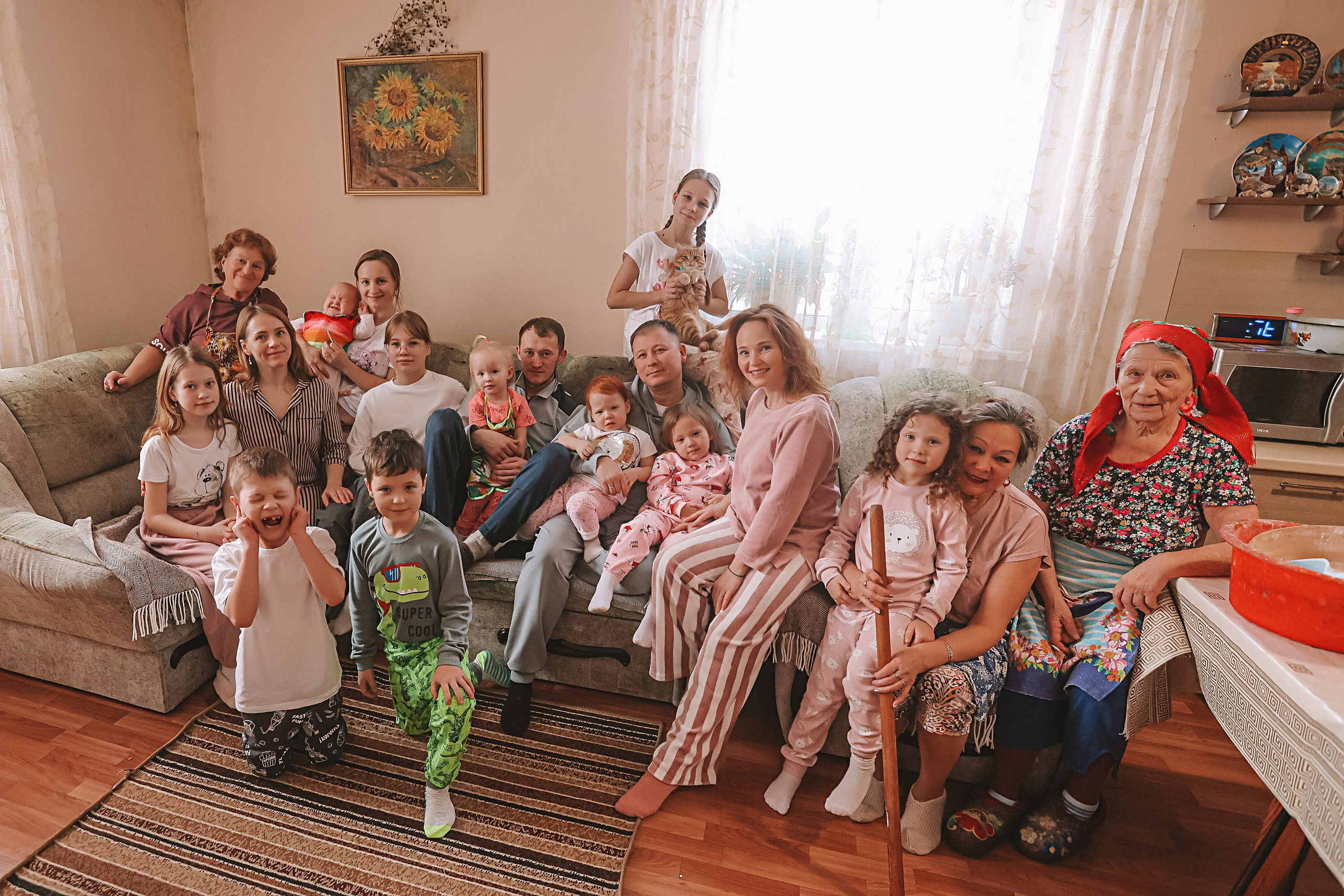 Большая семья репортаж. Семейный фотограф Тюмень, фотограф на роды Салмина Мария