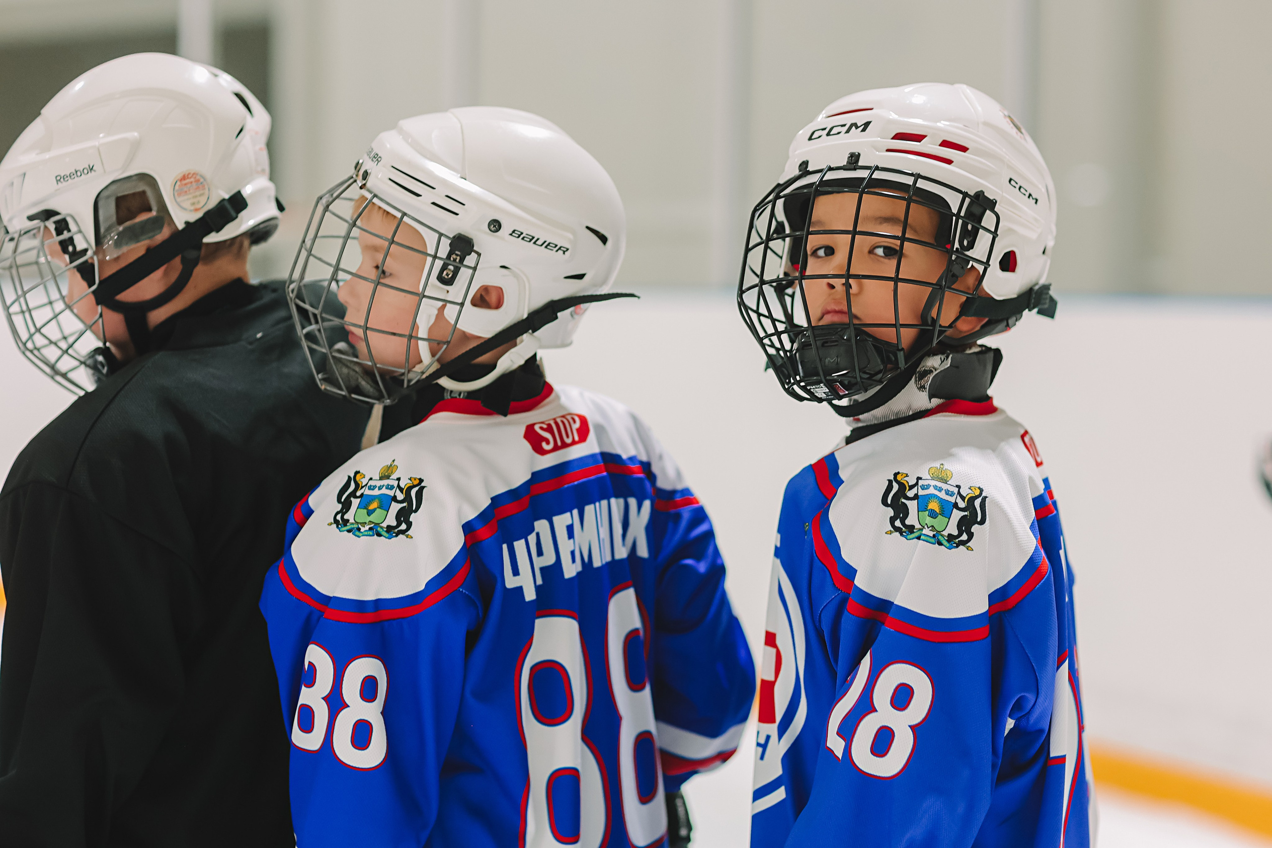 Хоккей тренировка. Семейный фотограф Тюмень, фотограф на роды Салмина Мария