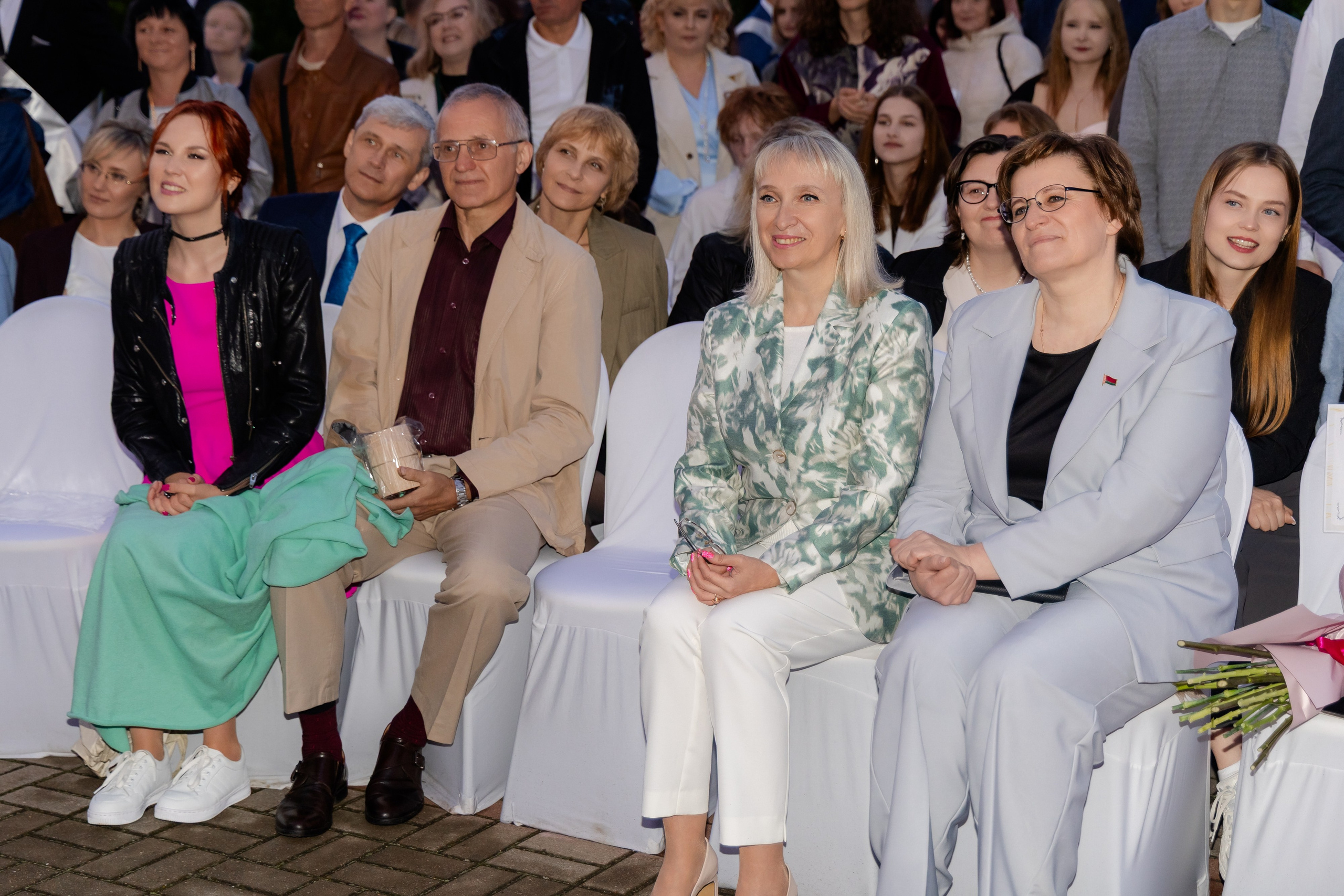 Школьный выпускной 2025 год в Минске, Беларуси. Свадебный фотограф в Минске/Беларуси Сергей Спиридонов