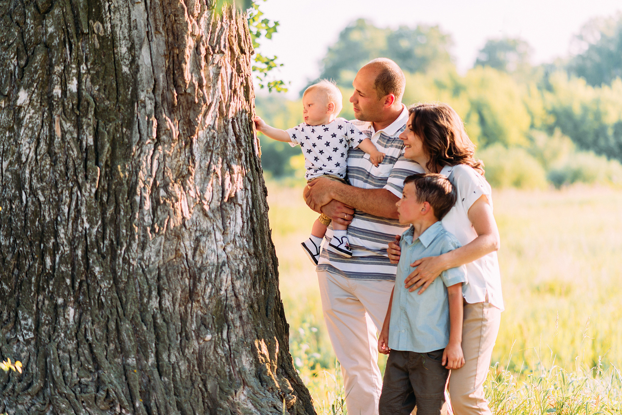 Прогулка по солнечным тропинкам. Свадебный и семейный фотограф в Стерлитамаке, Салавате. Илья Антохин