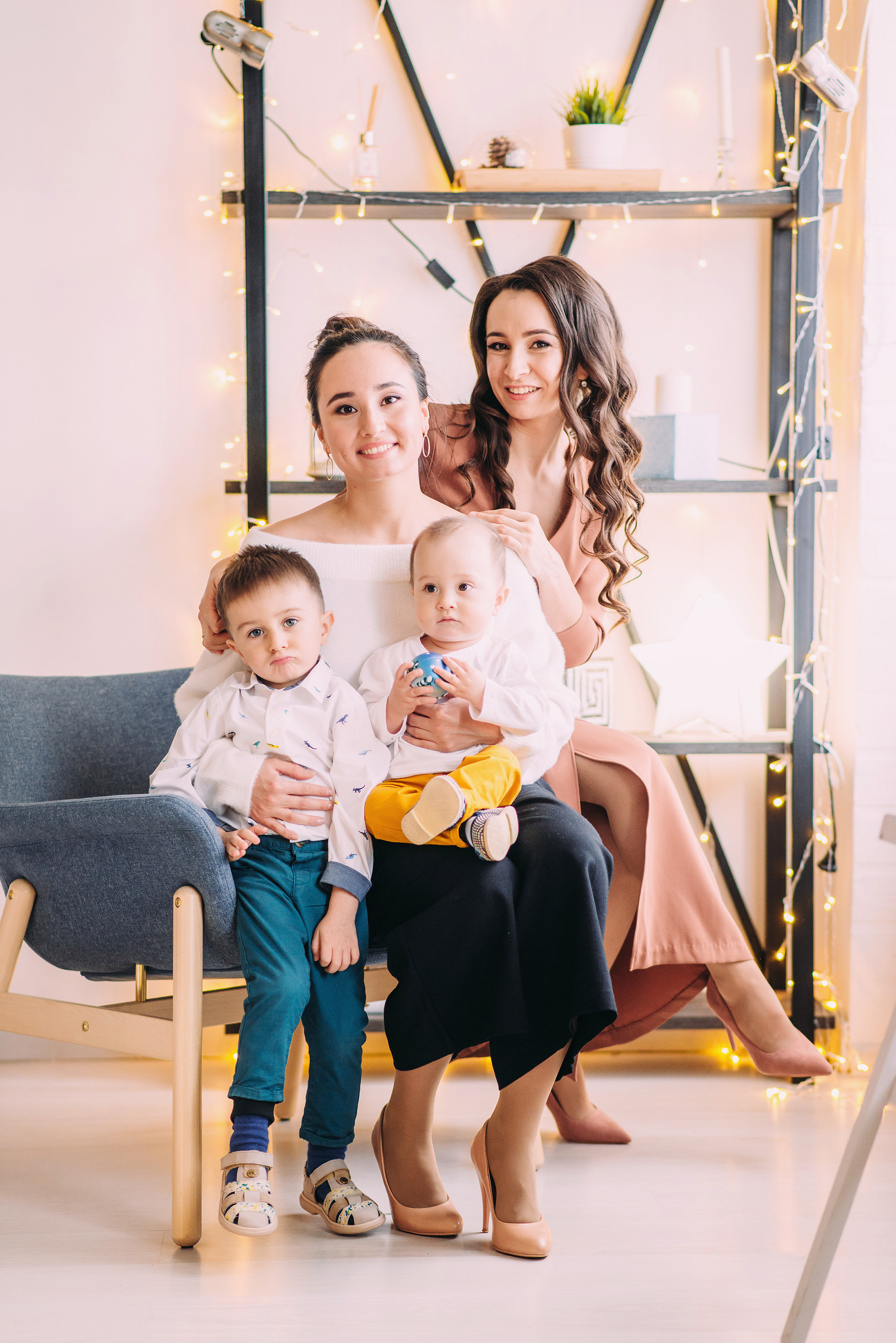 Желто-синий экскаватор с оранжевым ковшом. Свадебный и семейный фотограф в Стерлитамаке, Салавате. Илья Антохин