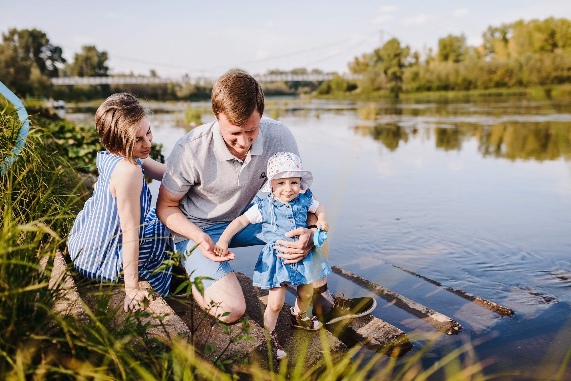 Бумажный кораблик и тёплый берег реки. Свадебный и семейный фотограф в Стерлитамаке, Салавате. Илья Антохин