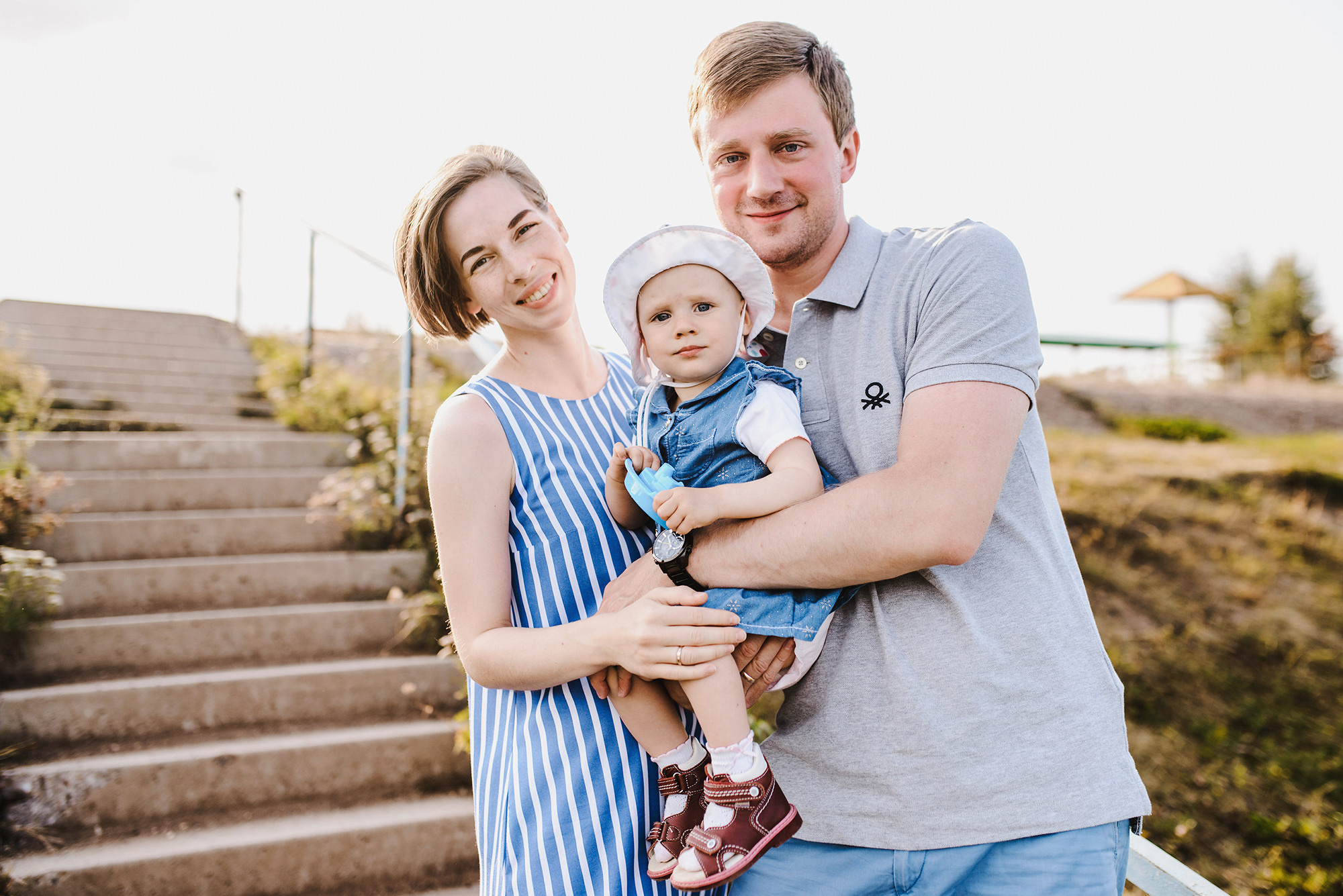 Бумажный кораблик и тёплый берег реки. Свадебный и семейный фотограф в Стерлитамаке, Салавате. Илья Антохин