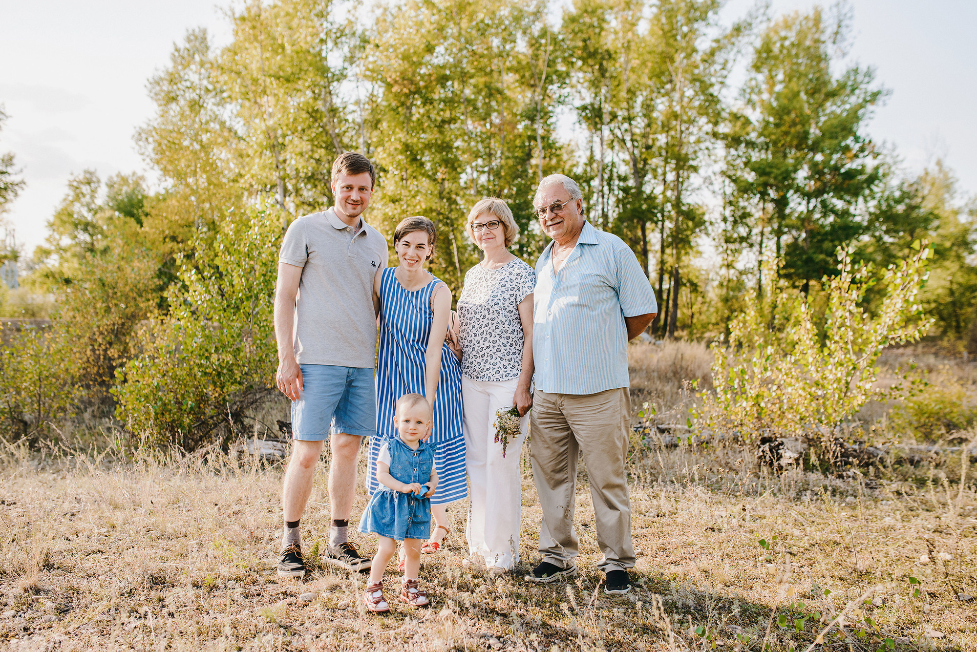 Бумажный кораблик и тёплый берег реки. Свадебный и семейный фотограф в Стерлитамаке, Салавате. Илья Антохин