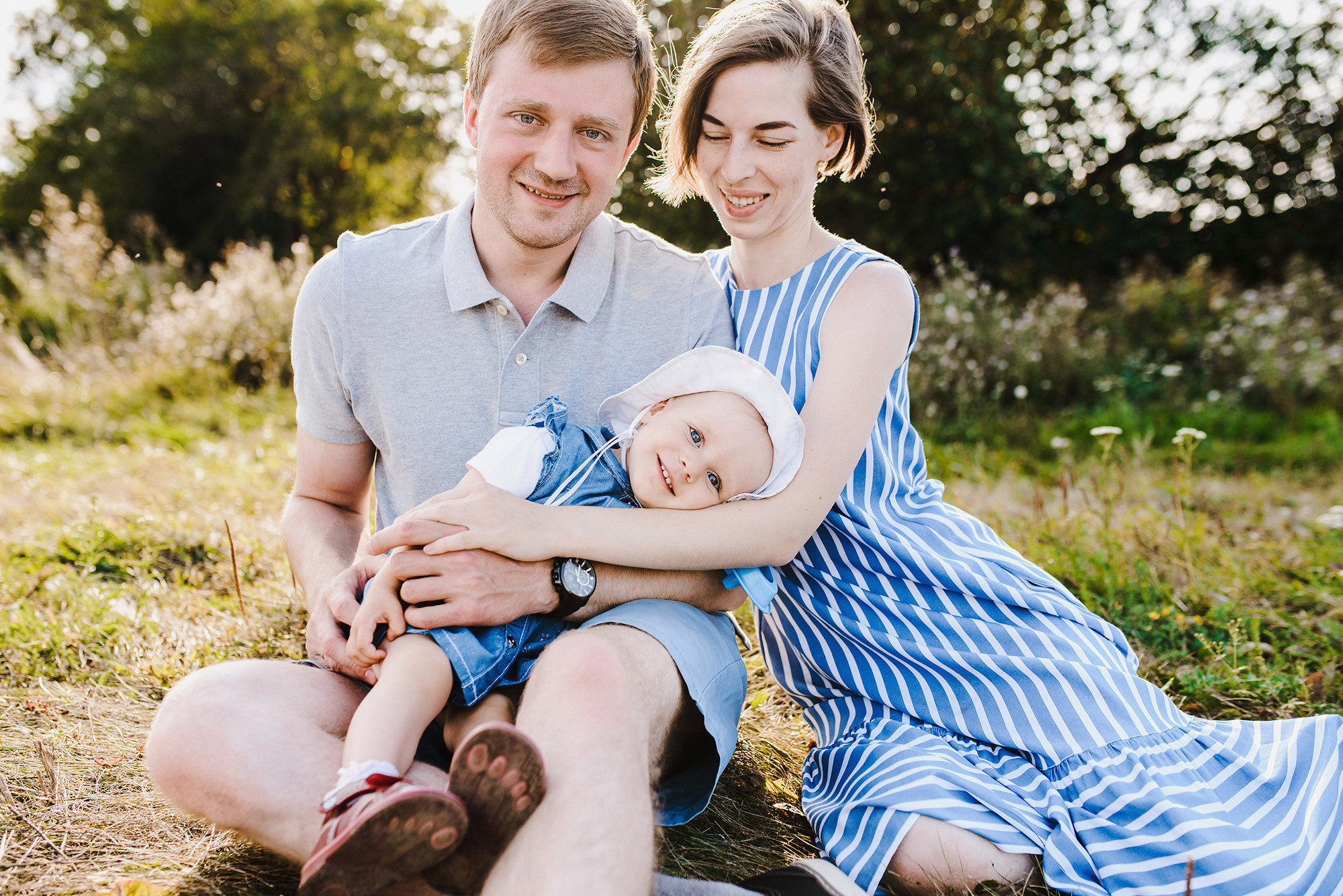 Бумажный кораблик и тёплый берег реки. Свадебный и семейный фотограф в Стерлитамаке, Салавате. Илья Антохин