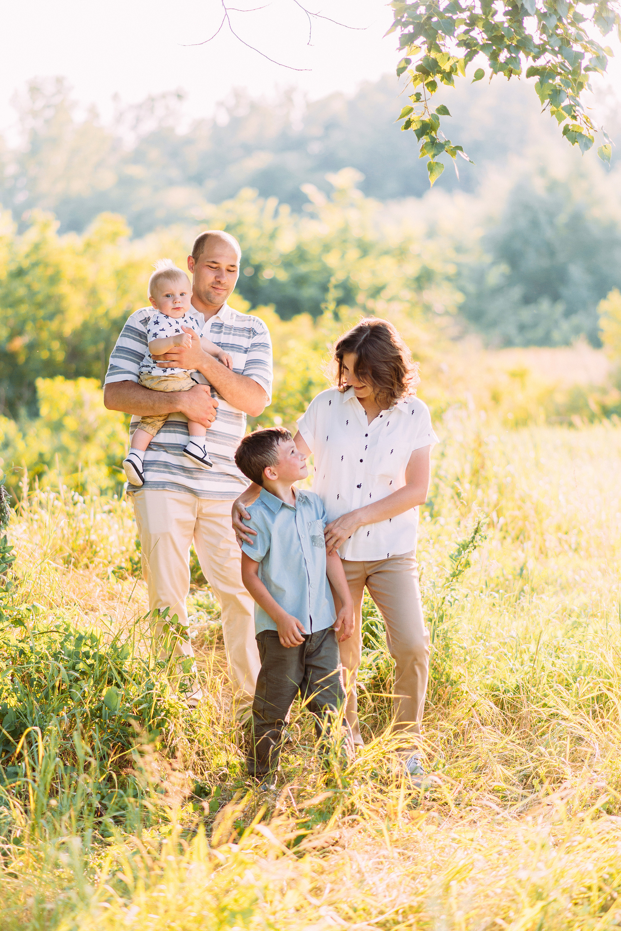 Прогулка по солнечным тропинкам. Свадебный и семейный фотограф в Стерлитамаке, Салавате. Илья Антохин