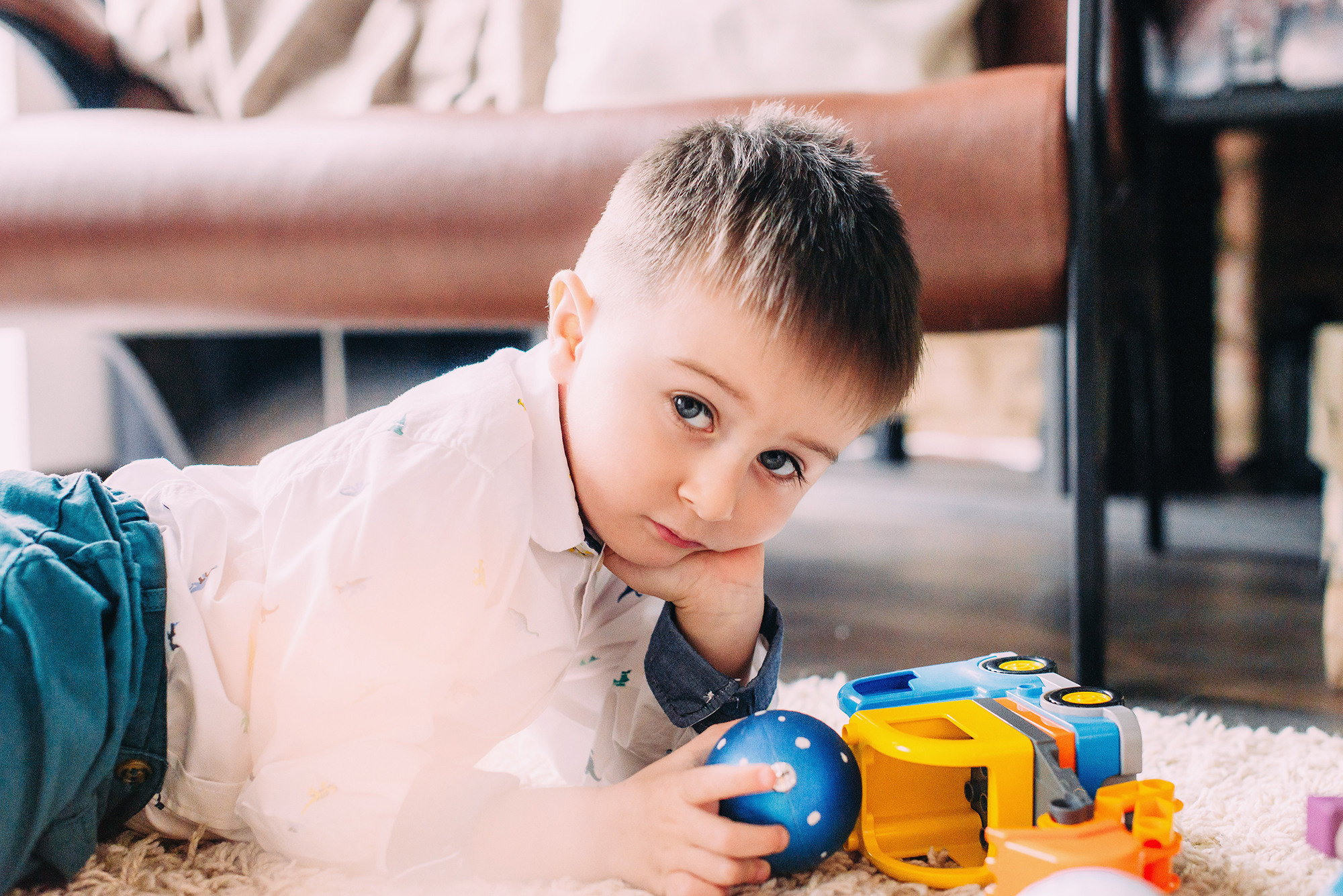 Желто-синий экскаватор с оранжевым ковшом. Свадебный и семейный фотограф в Стерлитамаке, Салавате. Илья Антохин