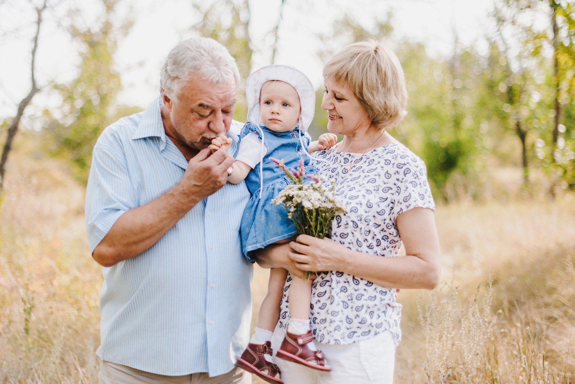 Бумажный кораблик и тёплый берег реки. Свадебный и семейный фотограф в Стерлитамаке, Салавате. Илья Антохин