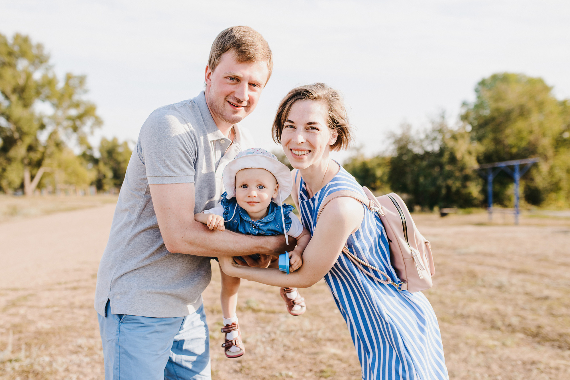 Бумажный кораблик и тёплый берег реки. Свадебный и семейный фотограф в Стерлитамаке, Салавате. Илья Антохин