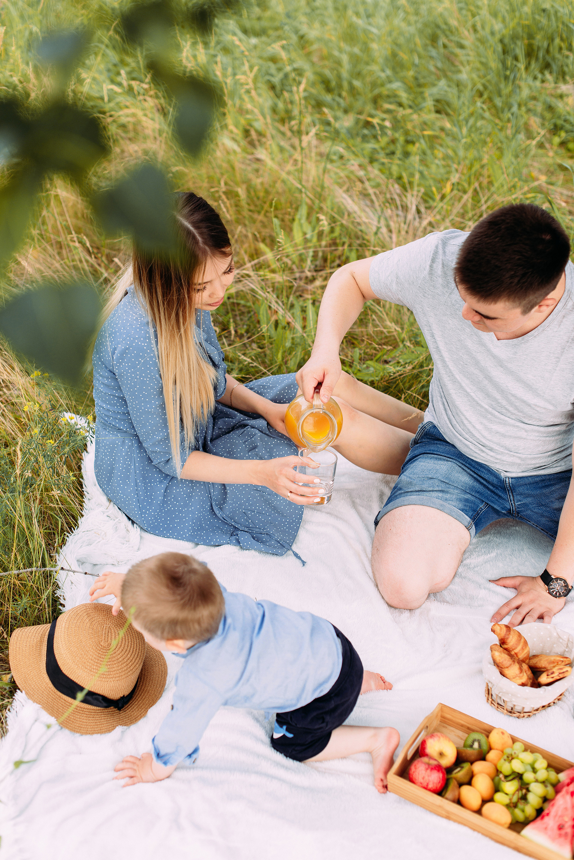Фруктовый пикник в лесу. Свадебный и семейный фотограф в Стерлитамаке, Салавате. Илья Антохин